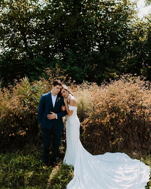 Just thinking back on this magical day last August as one of my fave sister-friend duos gets ready for another wedding! I remember sitting in my hotel room editing sneak peeks and watching To All The Boys I’ve Loved Before and eating Doritos at 2 am. Still eagerly awaiting the sequel to that btw, Netflix. 
Candace, you’re going to be such a beautiful bride! Congrats lil Candy girl! 🎉🍾