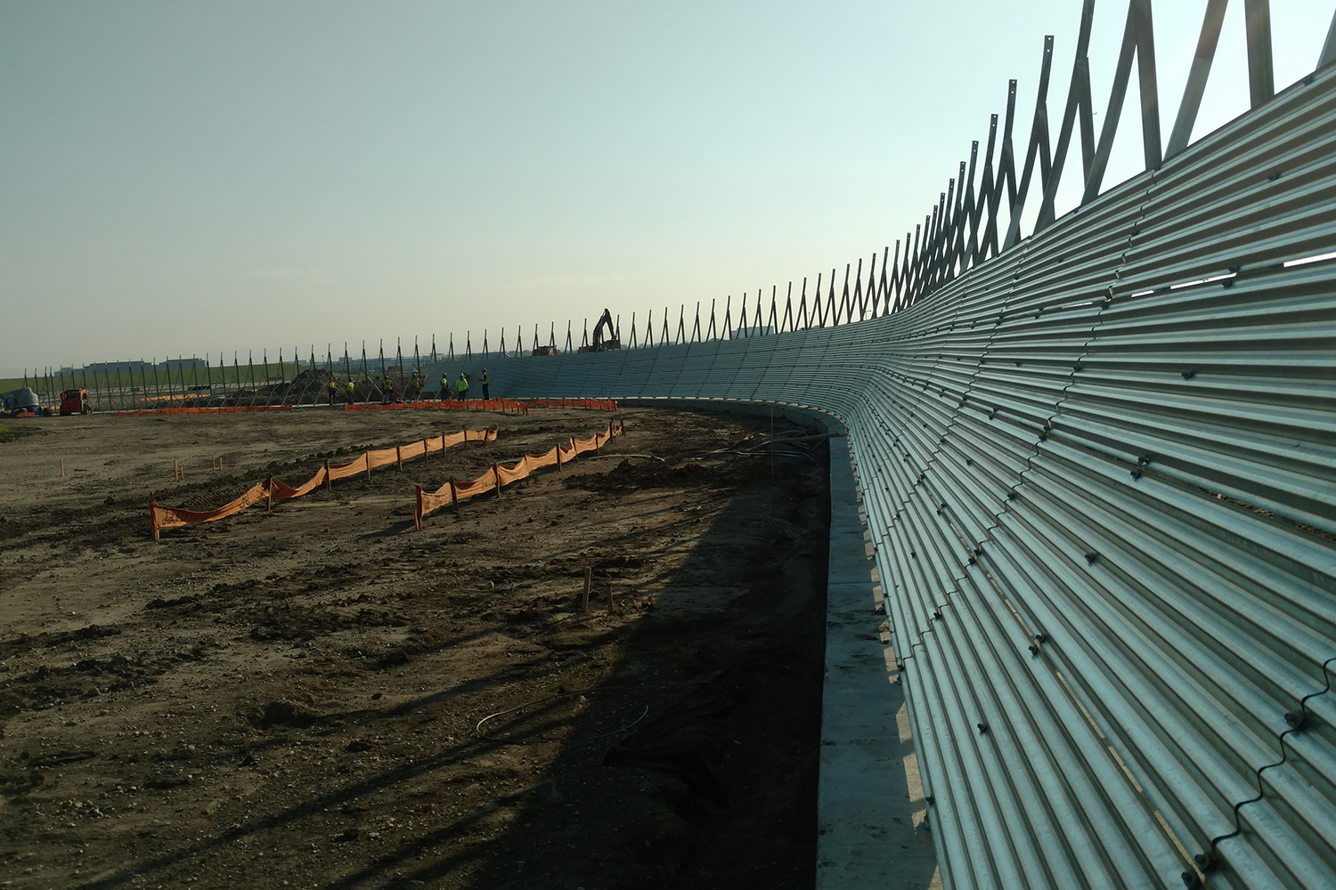 airport-blast-walls-gantry-fencing-aldridge-electric-transportation-infrastructure-construction-large-scale-projects-ohare-midway.jpg