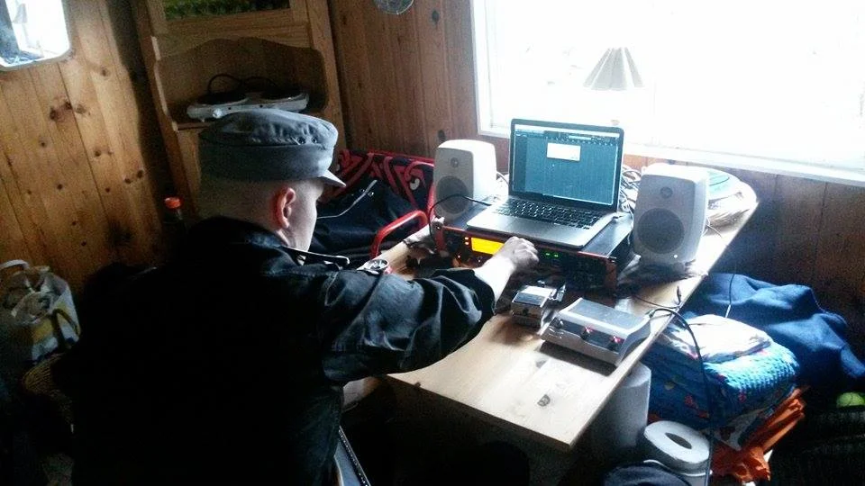 Mikander working.