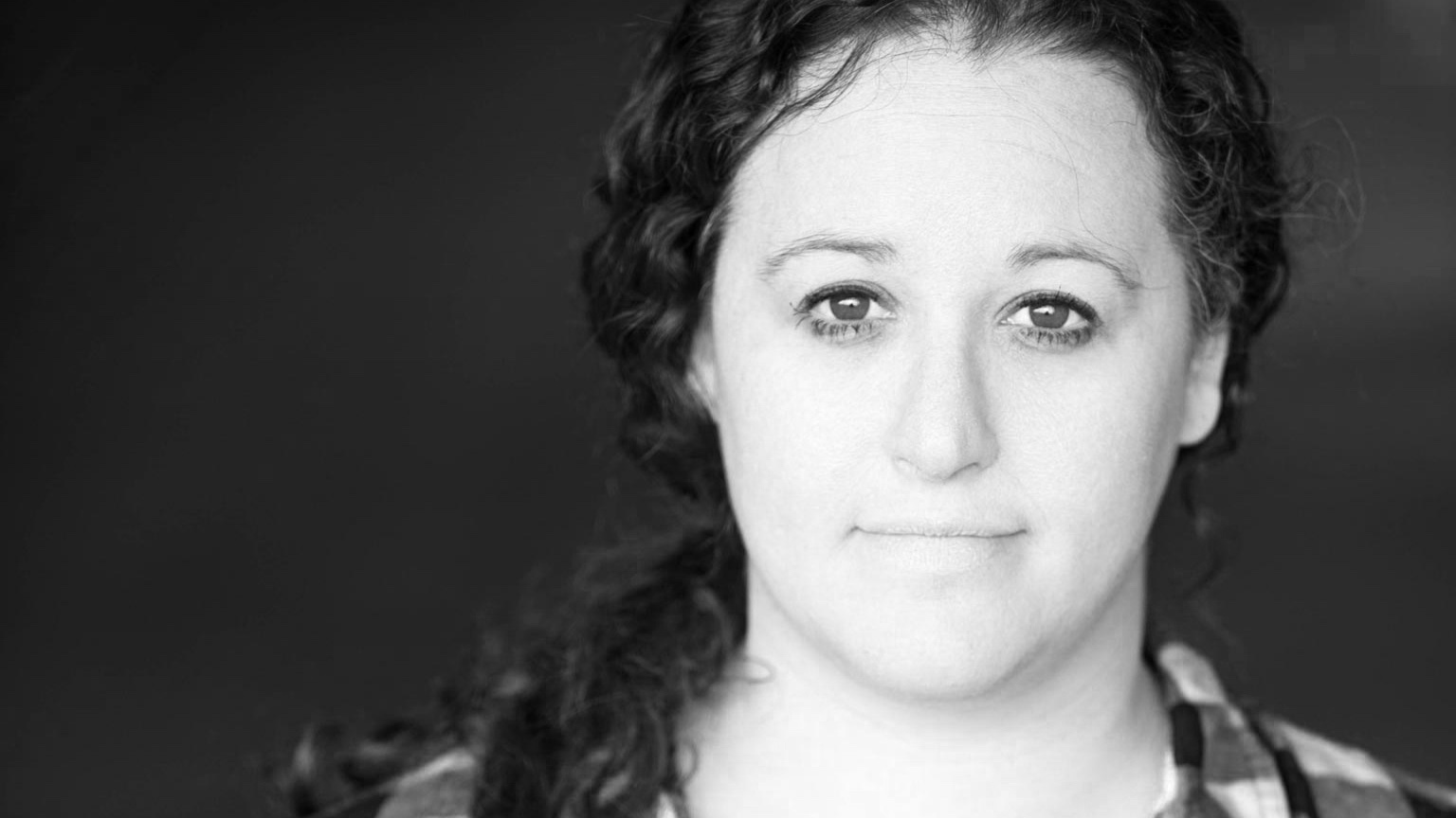 5Q's w/Shara Ashley Zeiger "The Red Lotus" Writer/Actor/ExProducer