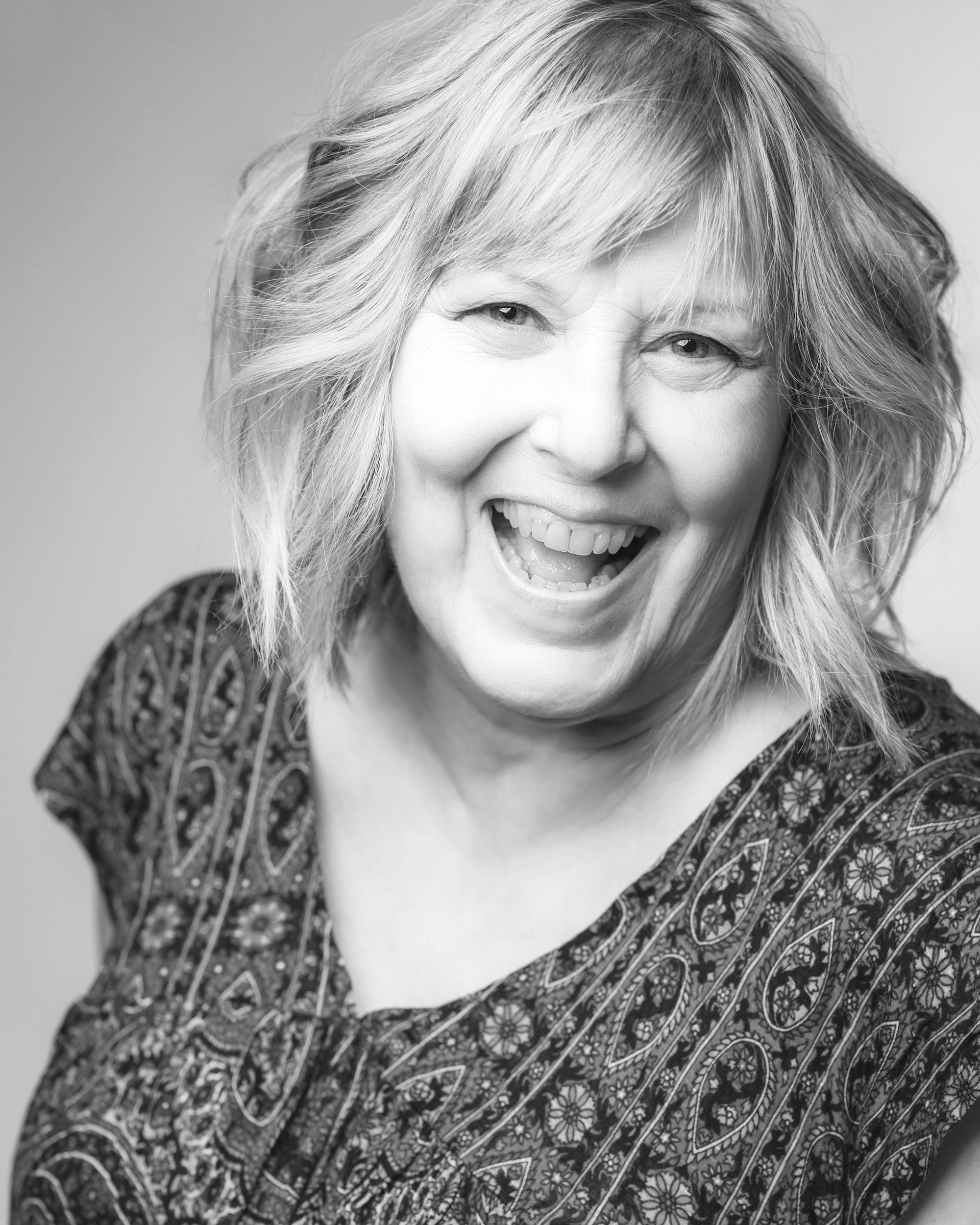 5Q's w/Paula Rossman "The Red Lotus" Executive Producer