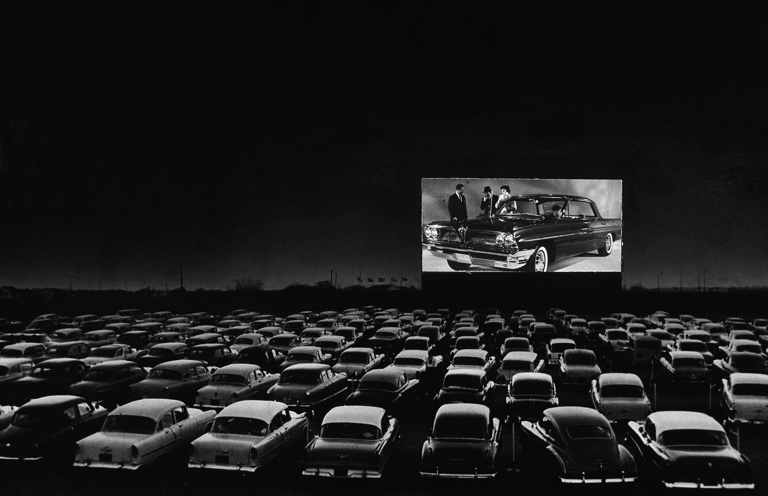 at-the-drive-in-3076062-593572d63df78c08ab7af3d2 (1).jpg