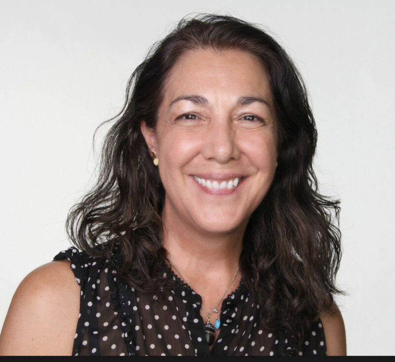 66835e6874-headshot.jpg