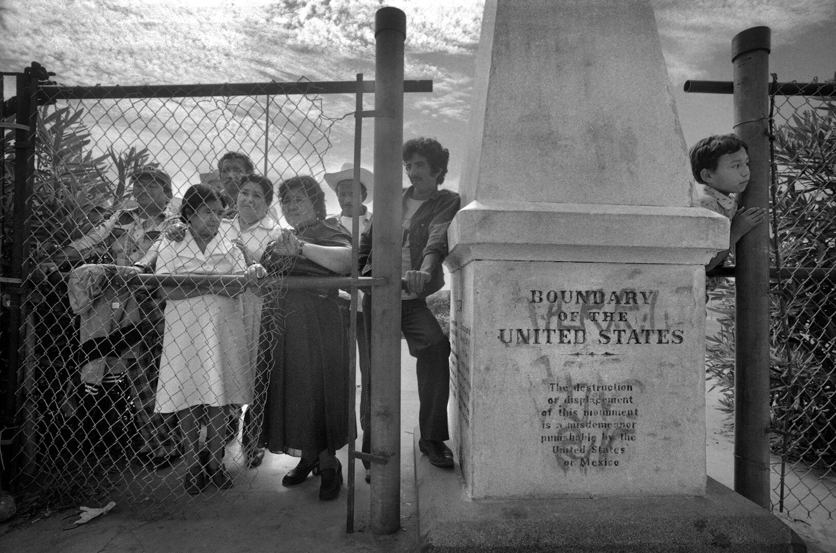 Photo 1 BORDER_Monument_Obelisk_1979_.jpg