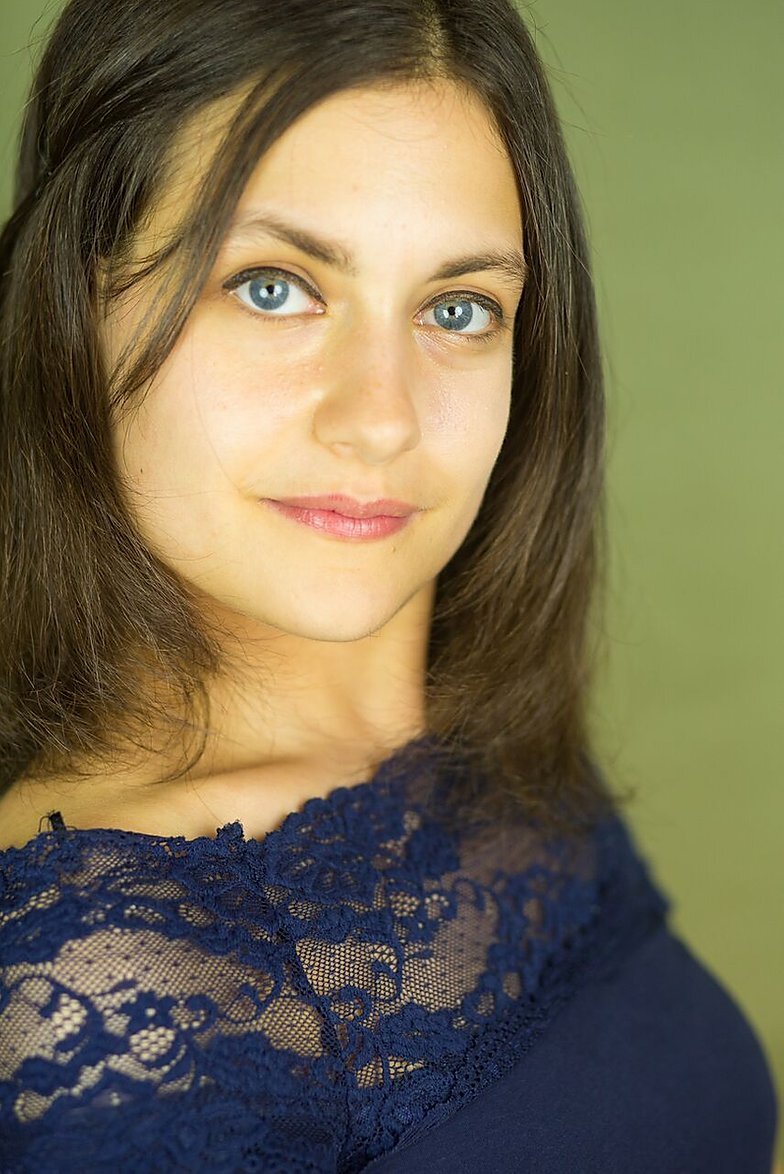 5Q's w/Nicola Rose "Gabrielle" Director