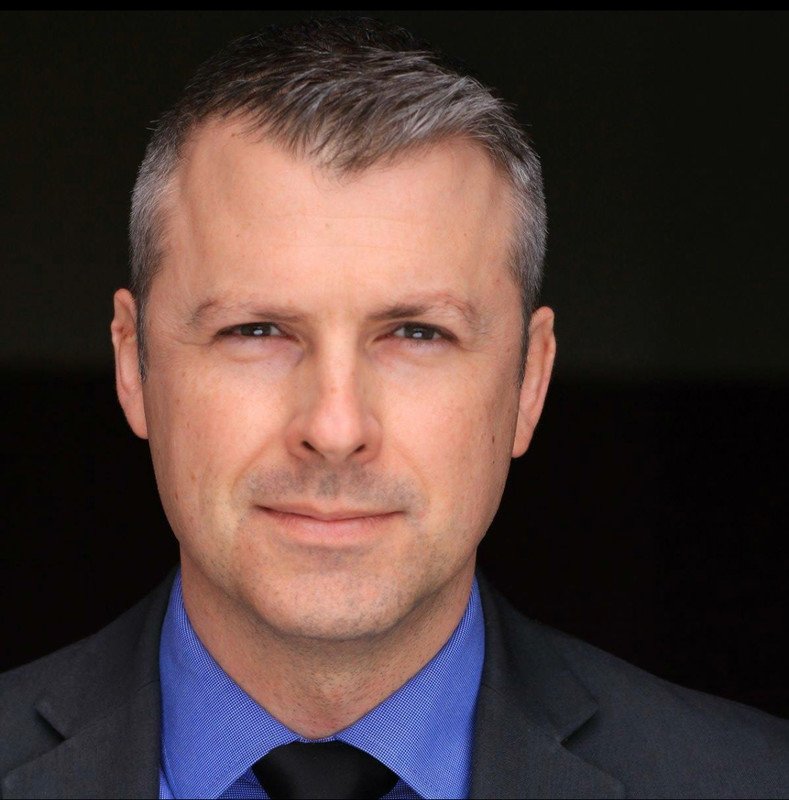 e6a4960b12-headshot.jpg