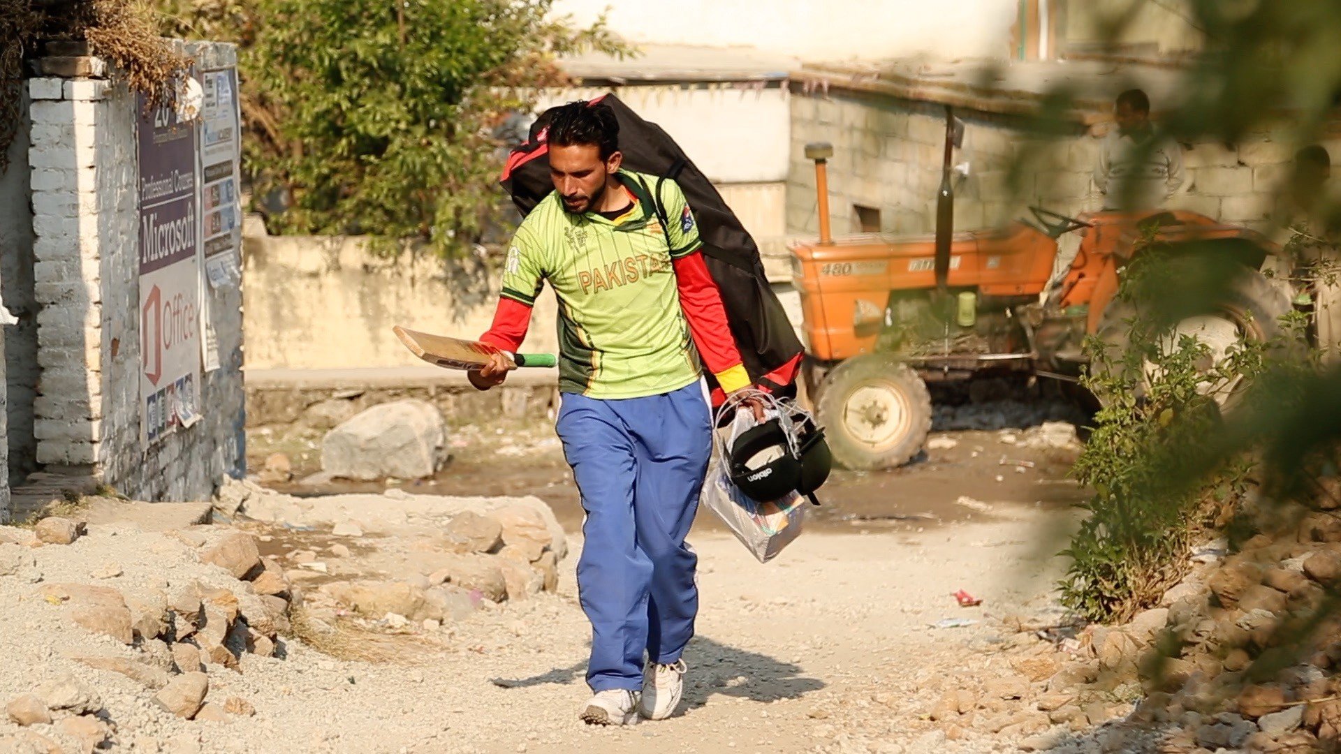 Photo 5 OutSwing_Stills_09.jpg