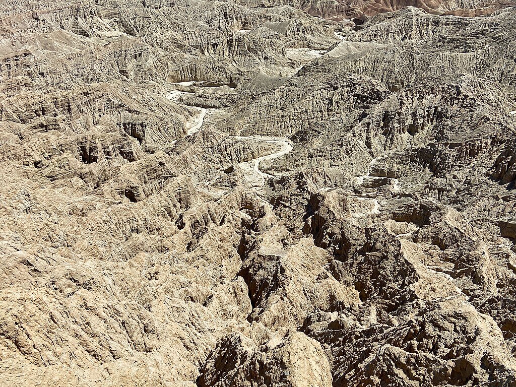Fonts_Point_at_Anza_Borrego_in_CA_-_52822991367.jpg