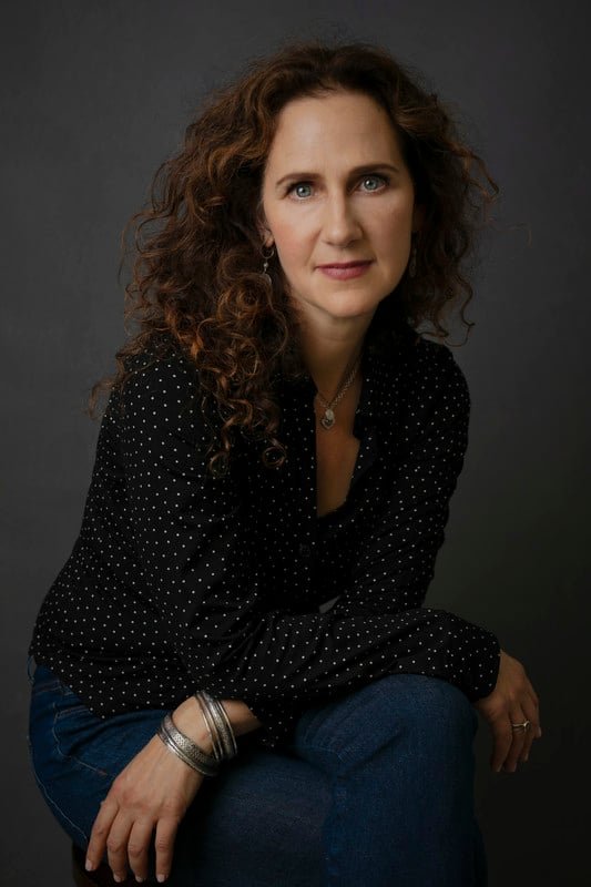 Headshot 29150a72b2-headshot.jpg