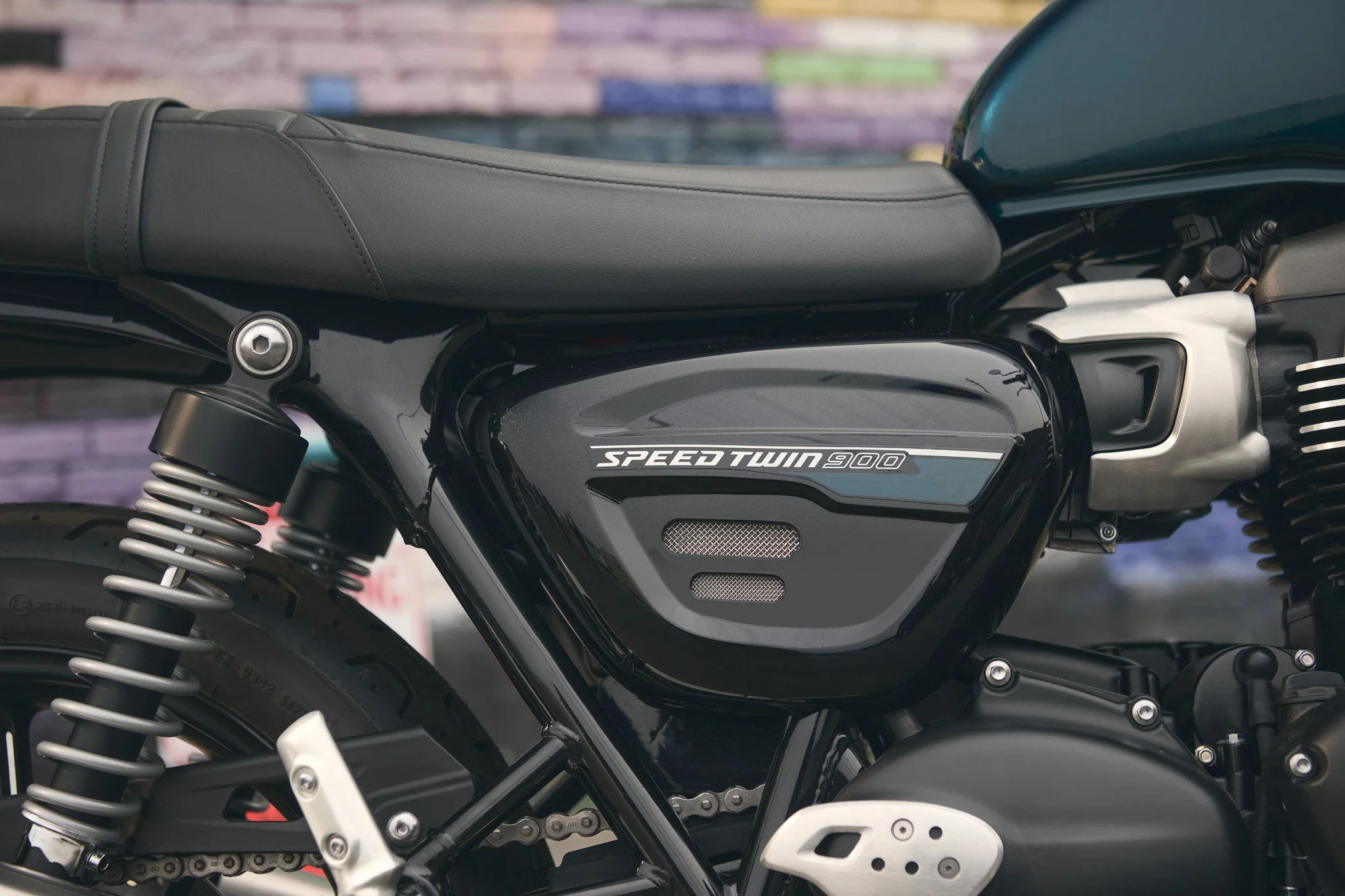 SPEEDTWIN_900_JW_LIFESTYLE_334-2.jpg