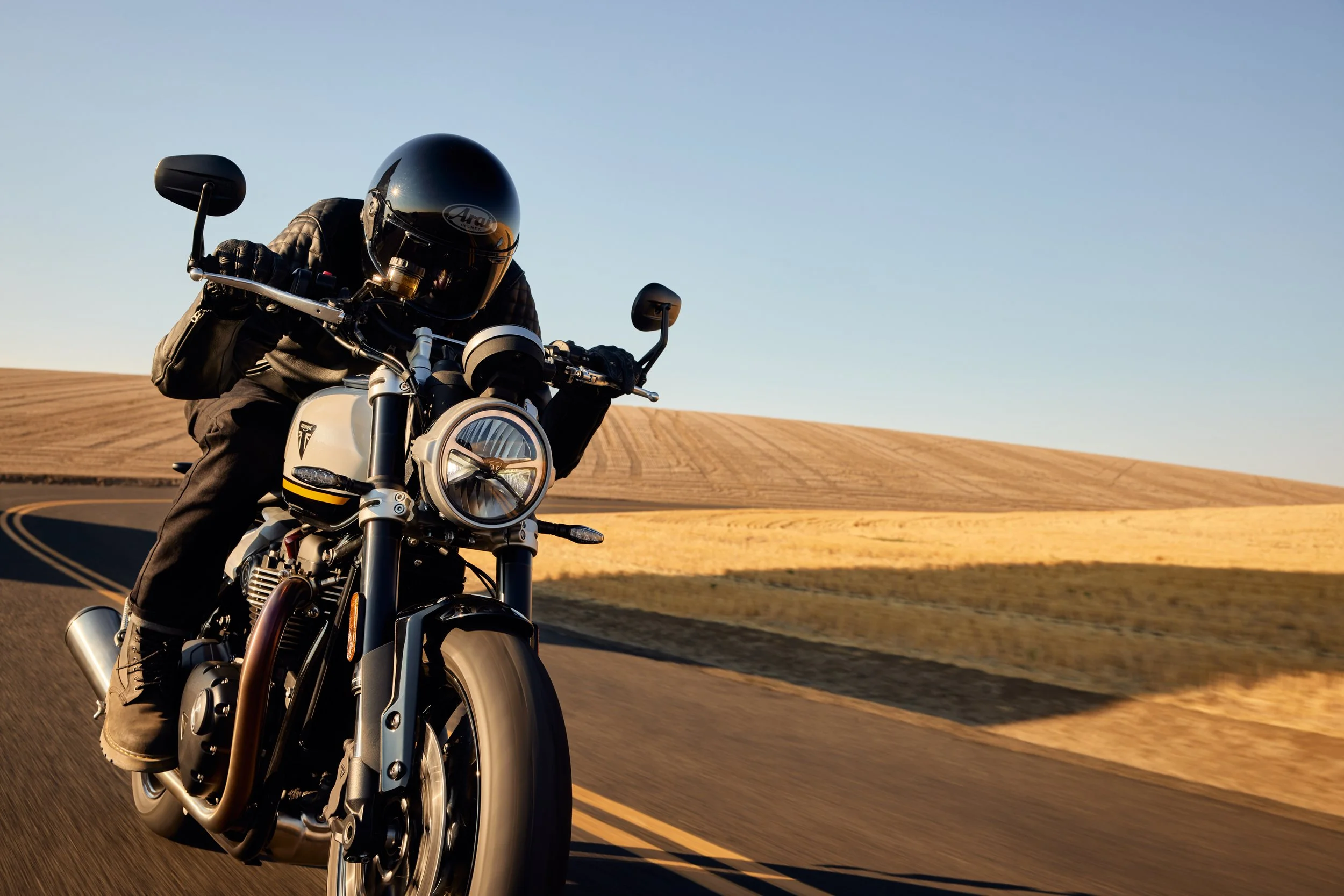 OE_SpeedTwin1200_MY25_013426_JP.jpg