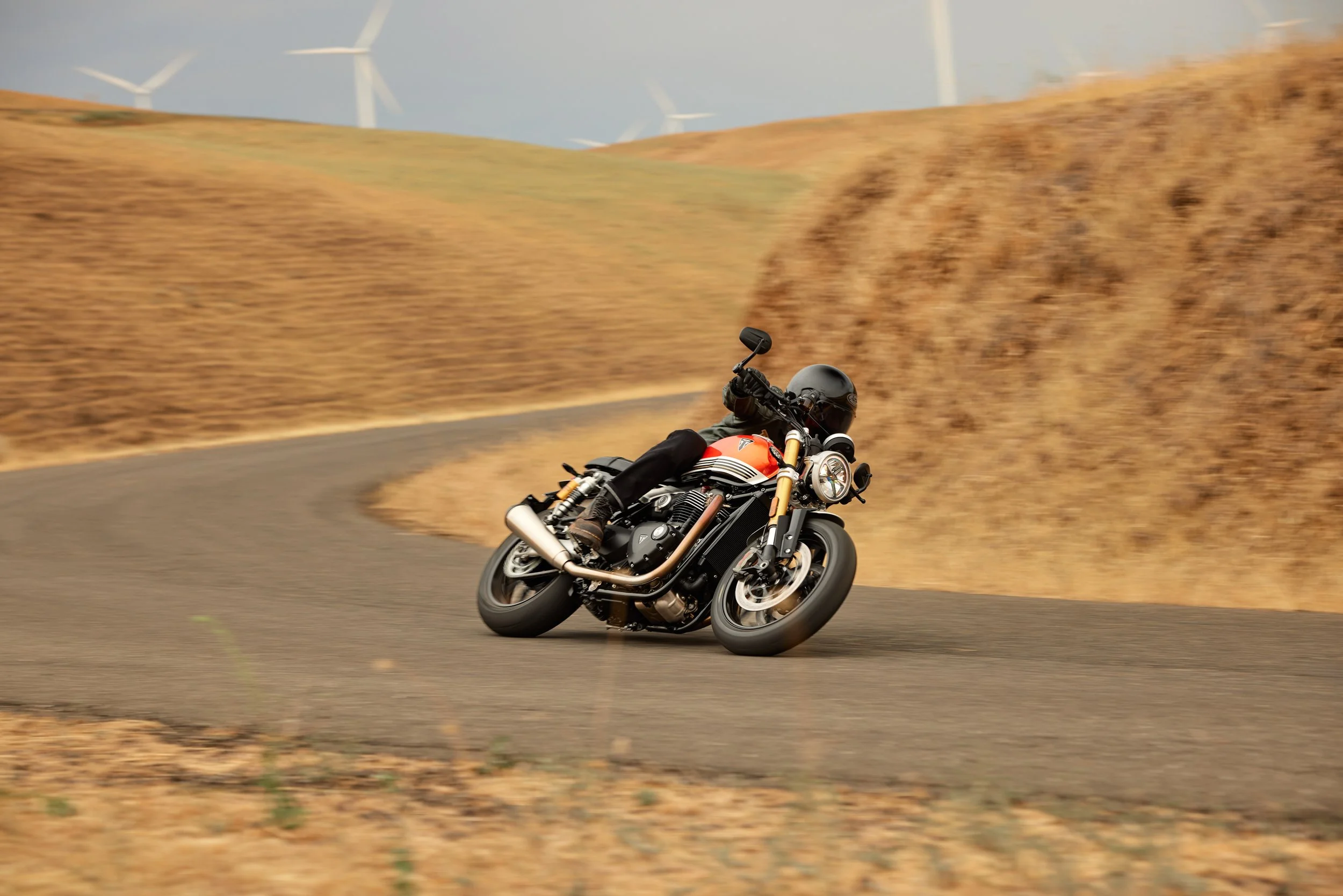 OE_SpeedTwin1200RS_MY25_006911_JP.jpg
