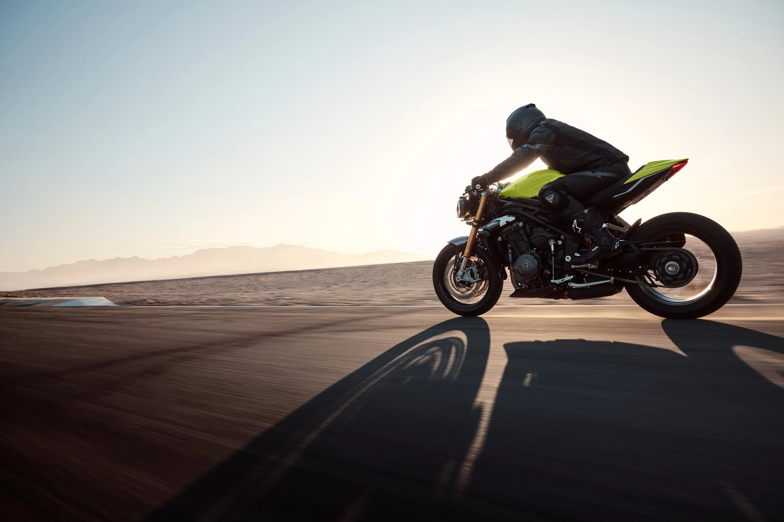 OE_SpeedTriple1200RX_MY25_05242_JP.jpg