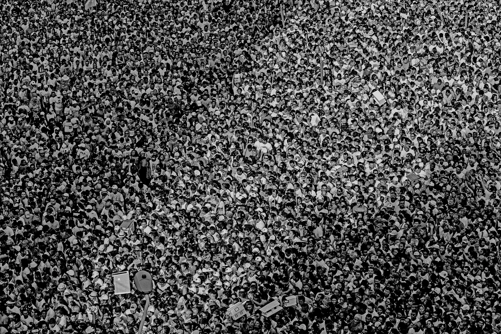  Since 2016 Marcel started chasing the theme of human mobility. Their gatherings and the variety of subjects drive people together. Individuals have the mysterious ability to form one great mass of unity - a multitude.    