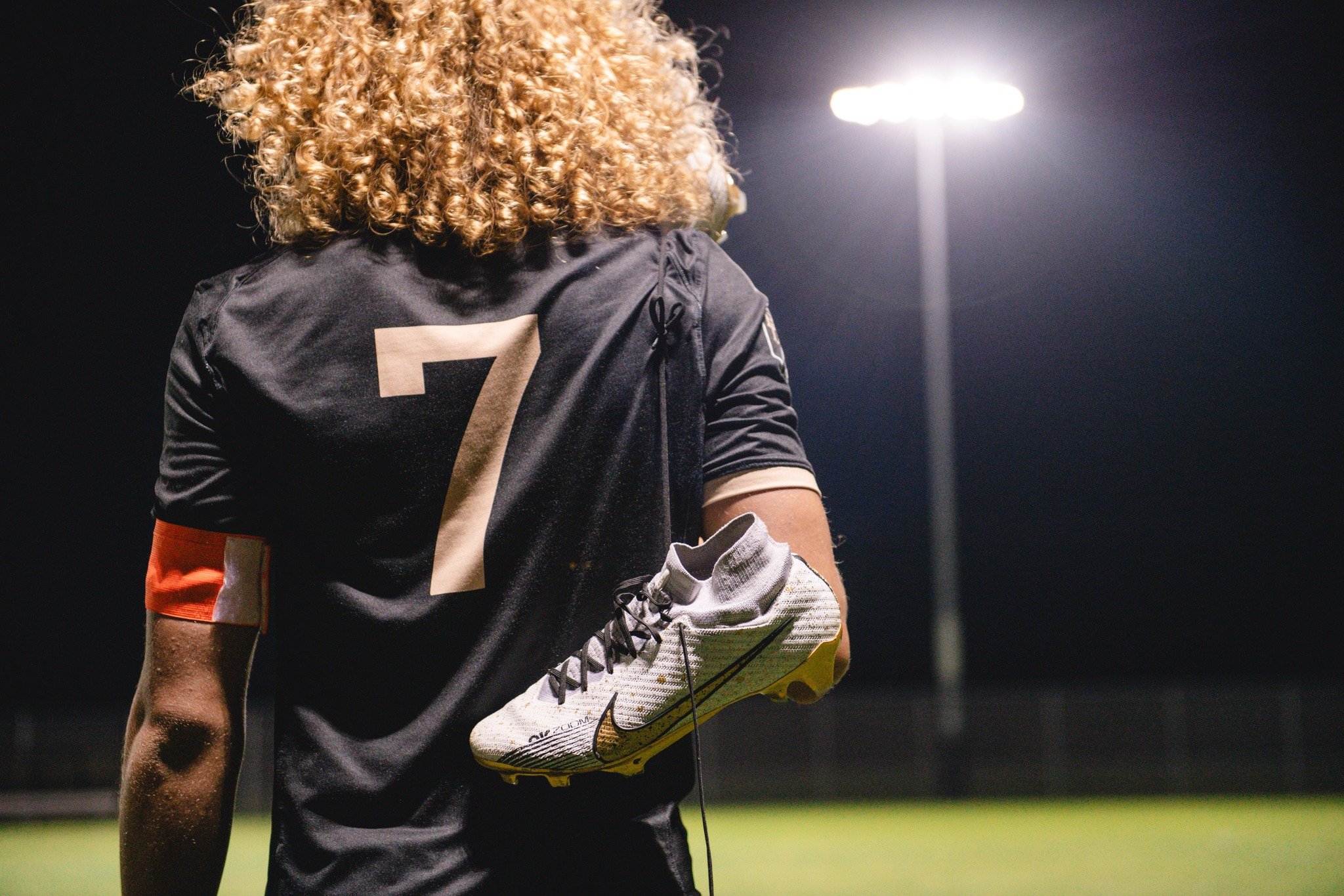 Under the lights 🌔✨⚽️

1 more month for our '24 seniors! &lt;3 &lt;3 &lt;3