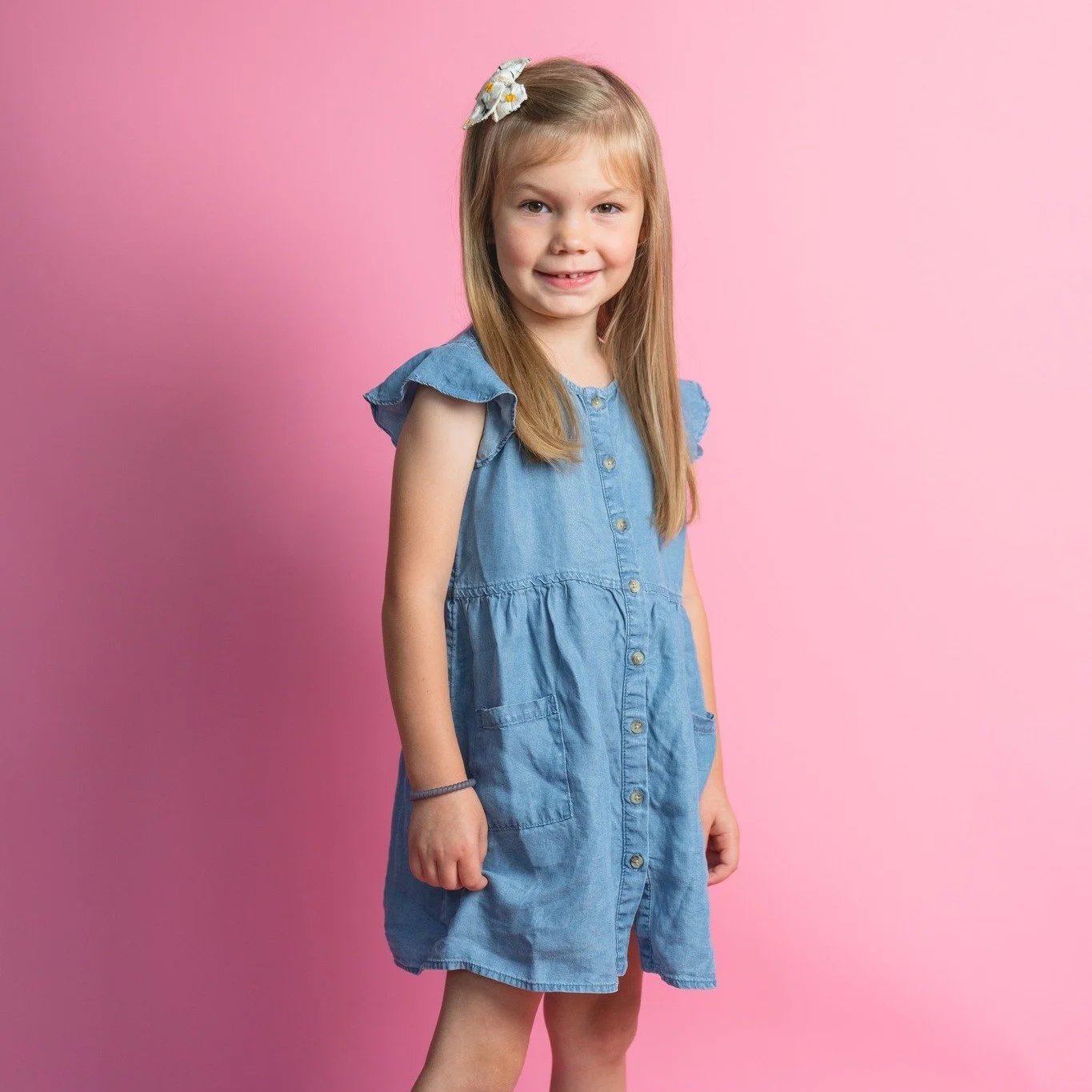 ✨ Back-to-School Minis this Sunday &amp; Monday! ✨
Capture your kiddo kicking off a brand-new school year with a quick and adorable session. Perfect for getting those milestone photos where you get to choose the outfit AND make sure the hair looks ju