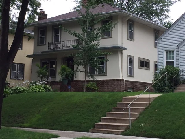 447 Thomas Avenue South