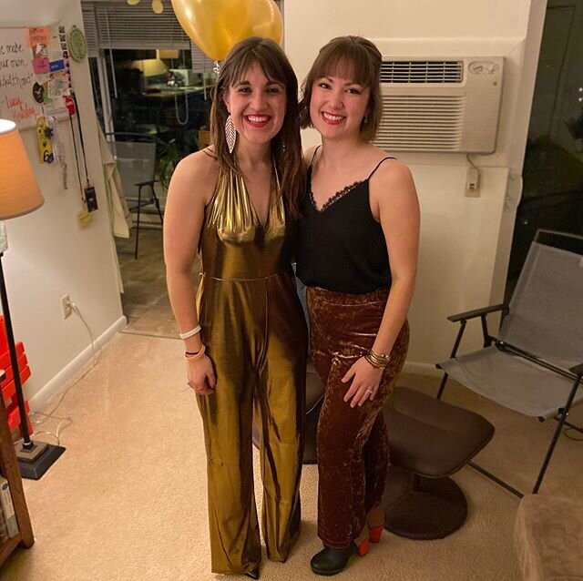 You only turn 28 on the 28th once, so why not wear a gold jumpsuit? Happy to ring in an early golden birthday with the State College pals ✨