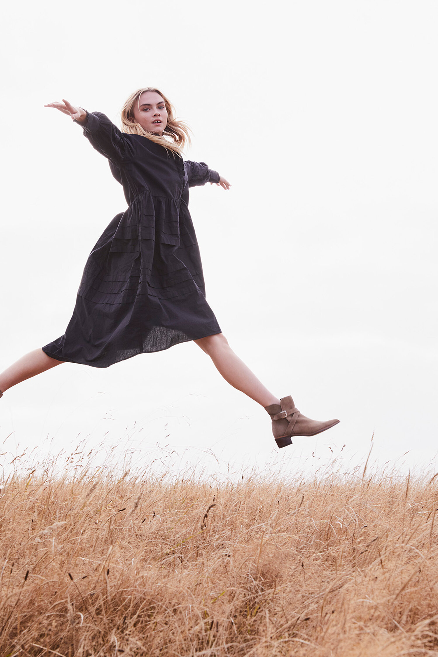 Mara Sommer For La Tribe