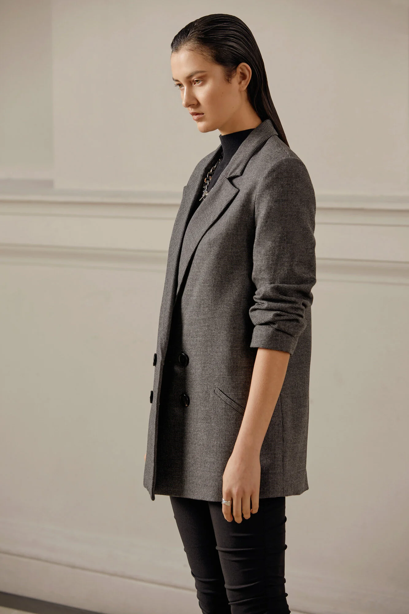 assemble-blazer-black-grey+halo-legs-black.jpg