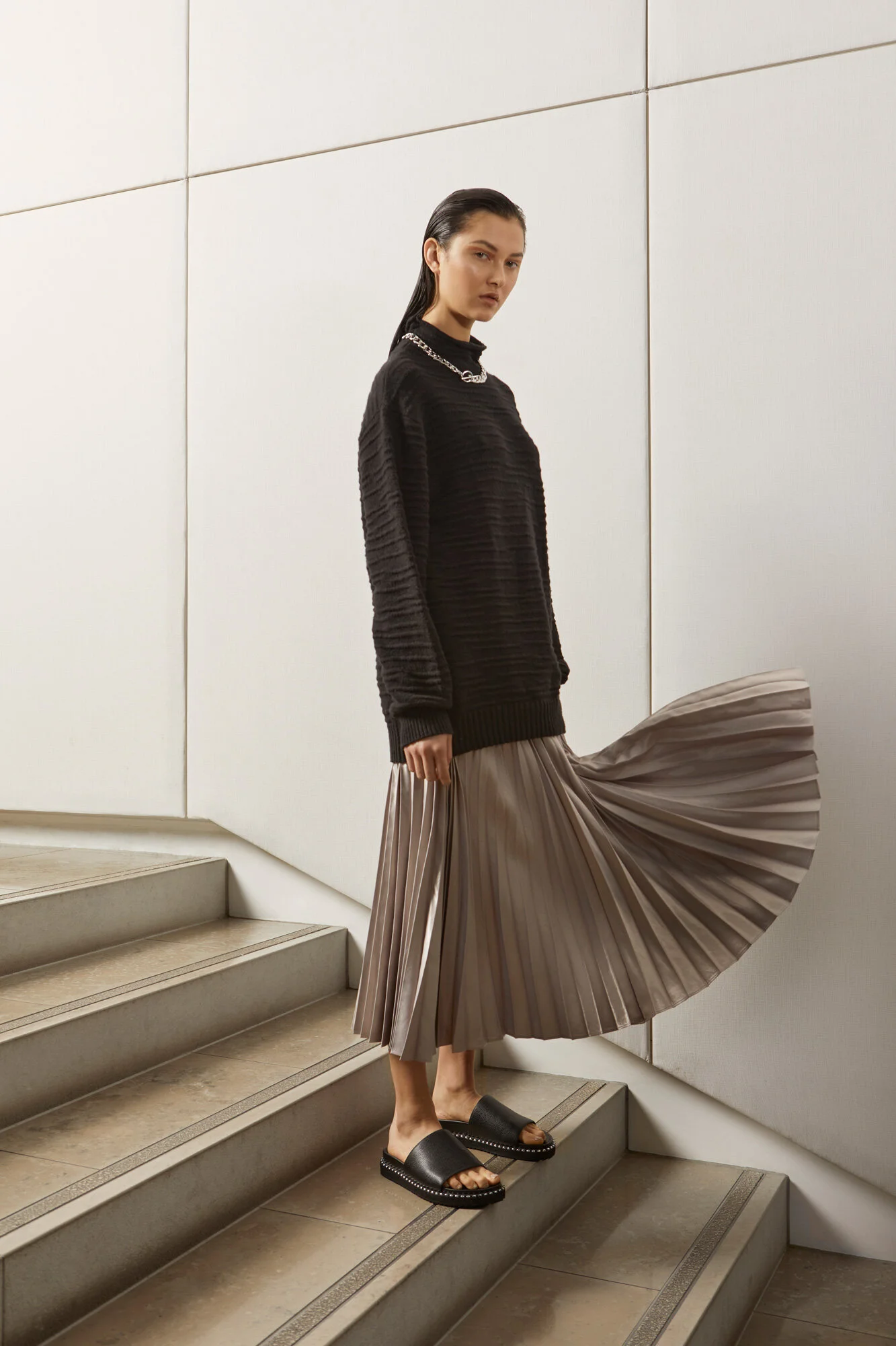pleaty-skirt-pumice+serve-sweater-black.jpg