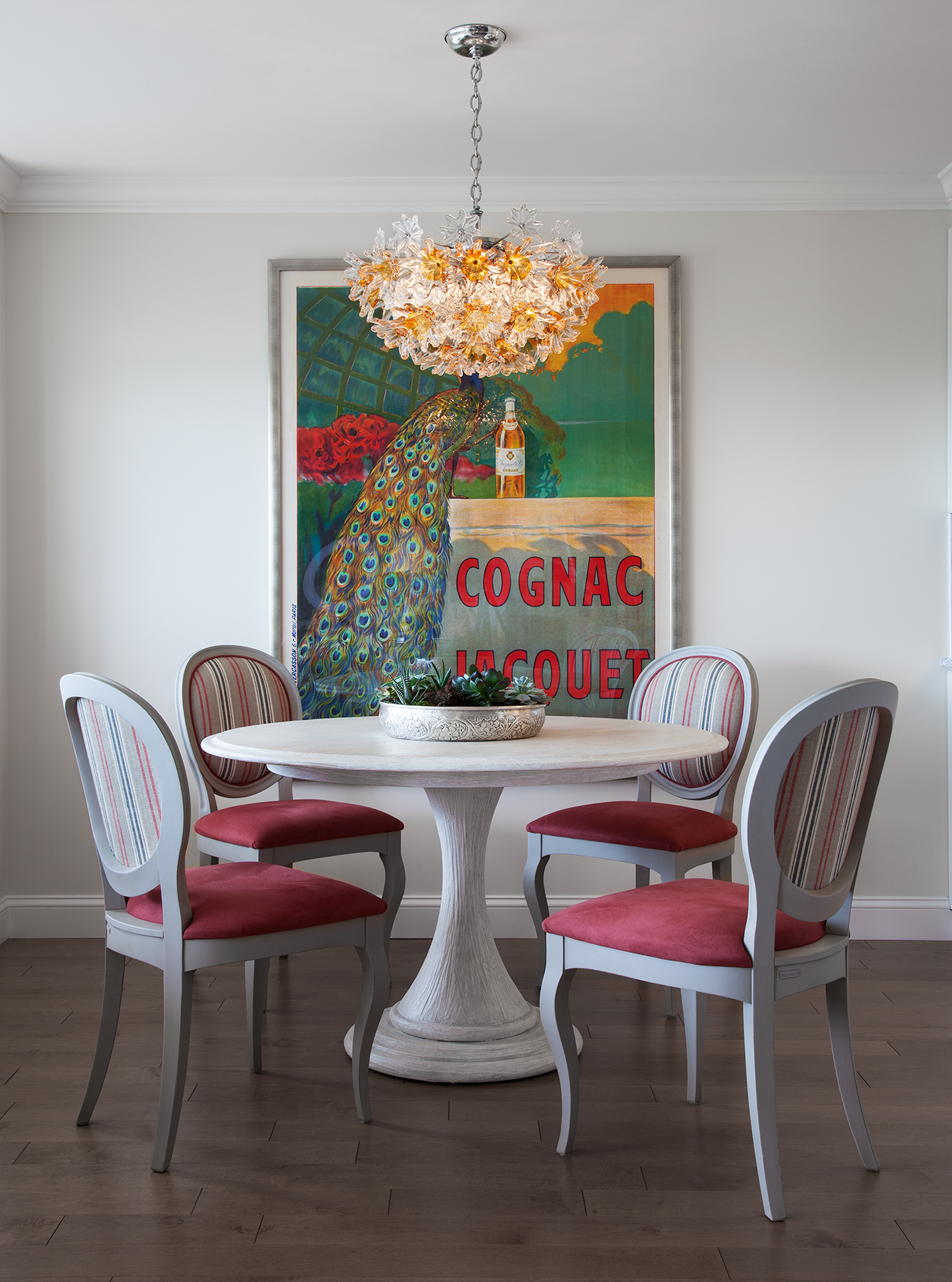 Contemporary Traditional Dining Area Design EVELYN-BENATAR-NY-INTERIOR-DESIGN-BAYSIDE-2019-©-JONATHAN-R.-BECKERMAN-PHOTOGRAPHY--64.jpg