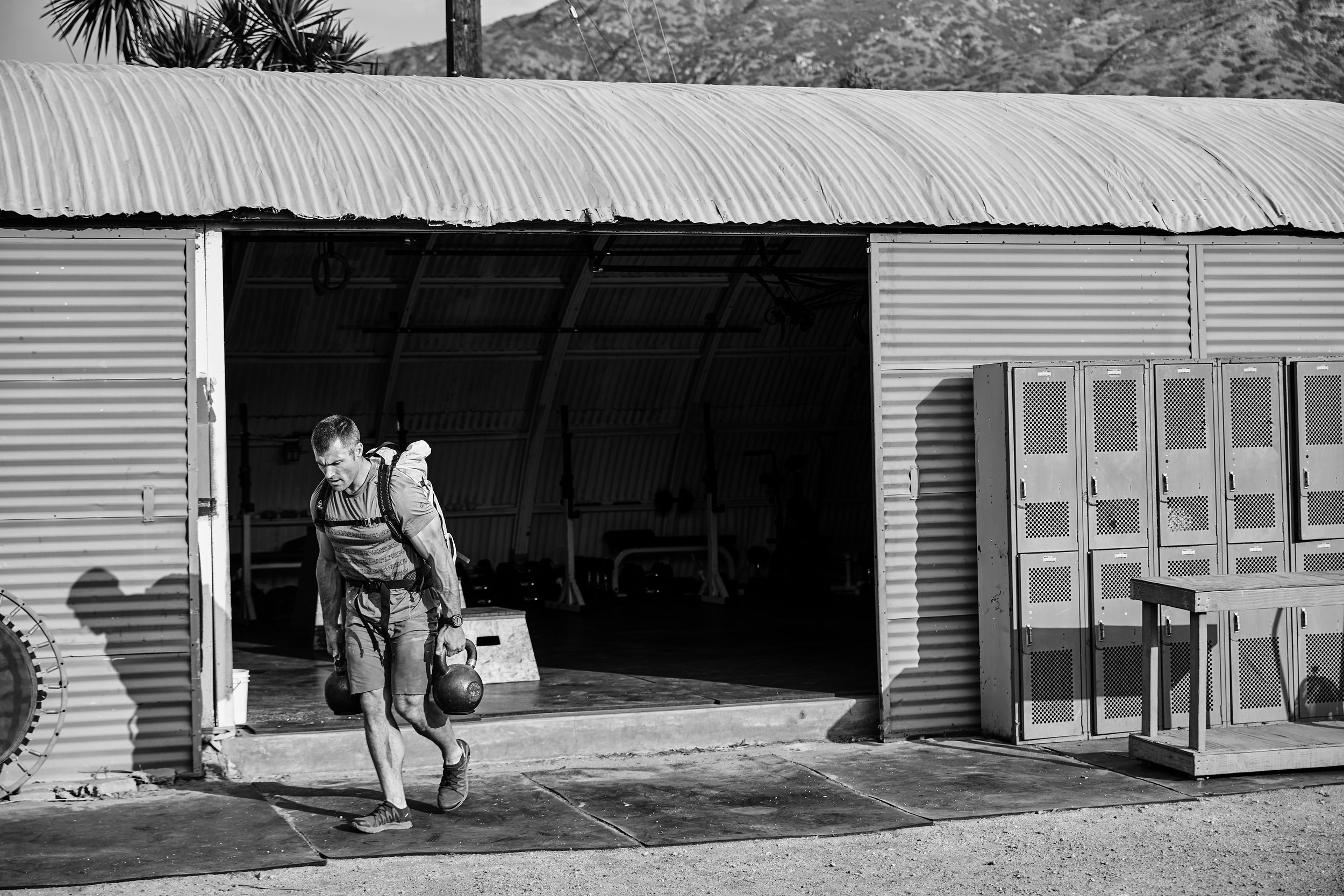 MRL_SS18_Train_BareAccess_4205_bw.jpg