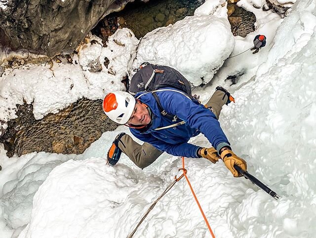 Day 4 of the AMGA IIC concludes. A full day of navigating the ups, downs and classics (even a route that forms naturally) in the Ouray Ice Park.

1: @amga1979 IT member Patrick Ormond (@pormondo )follows &ldquo;Le Pissoir&rdquo;

2: Pat &amp; Sam sco