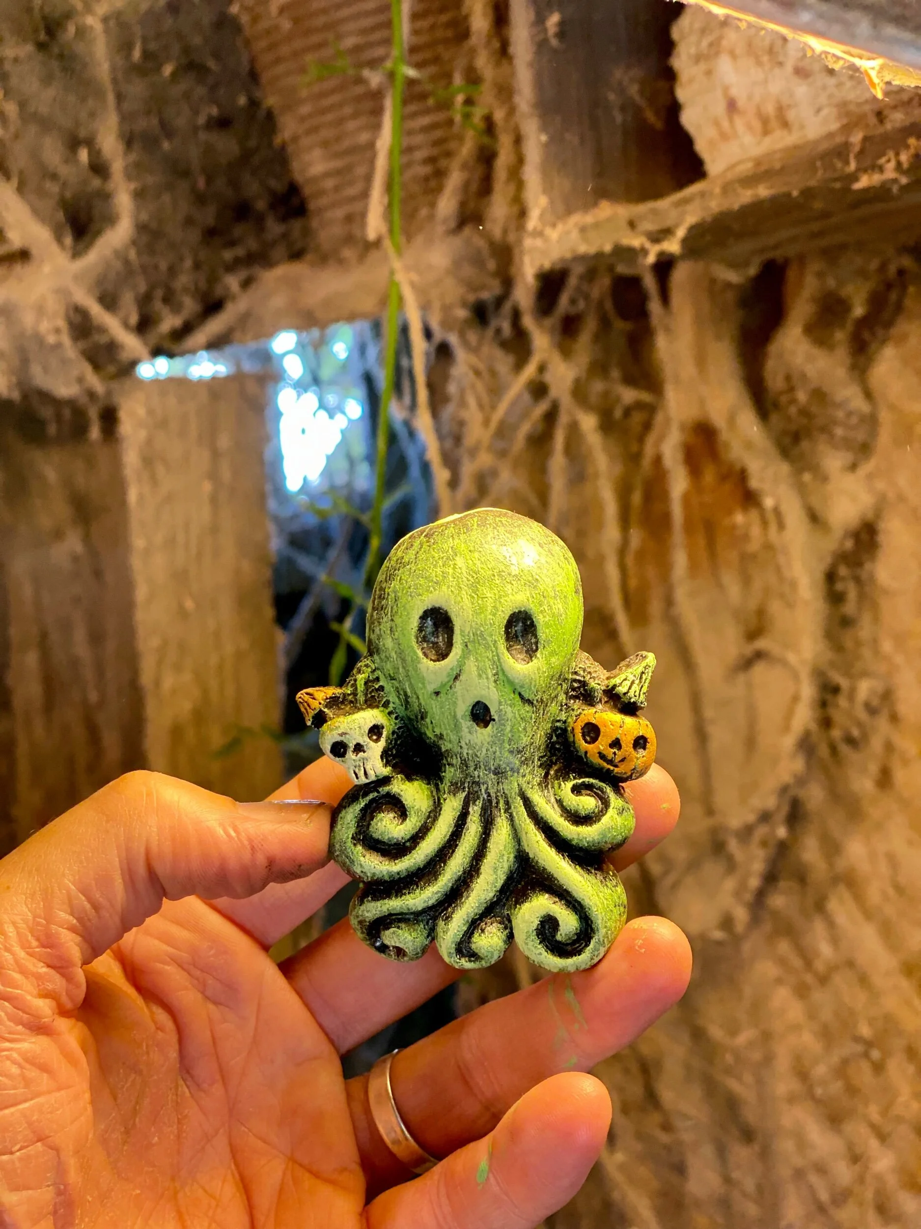 C64E4698-32ED-40C1-A8AC-0942430AB9BD