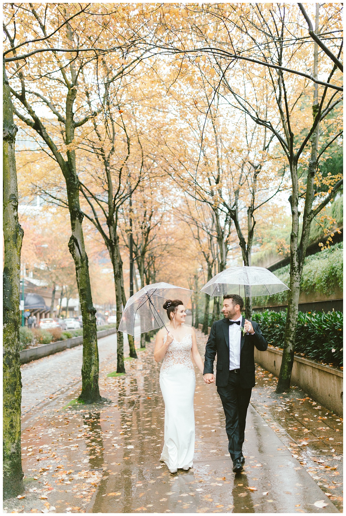  Fall Wedding prewedding photos downtown Vancouver BC (Robson Square) 