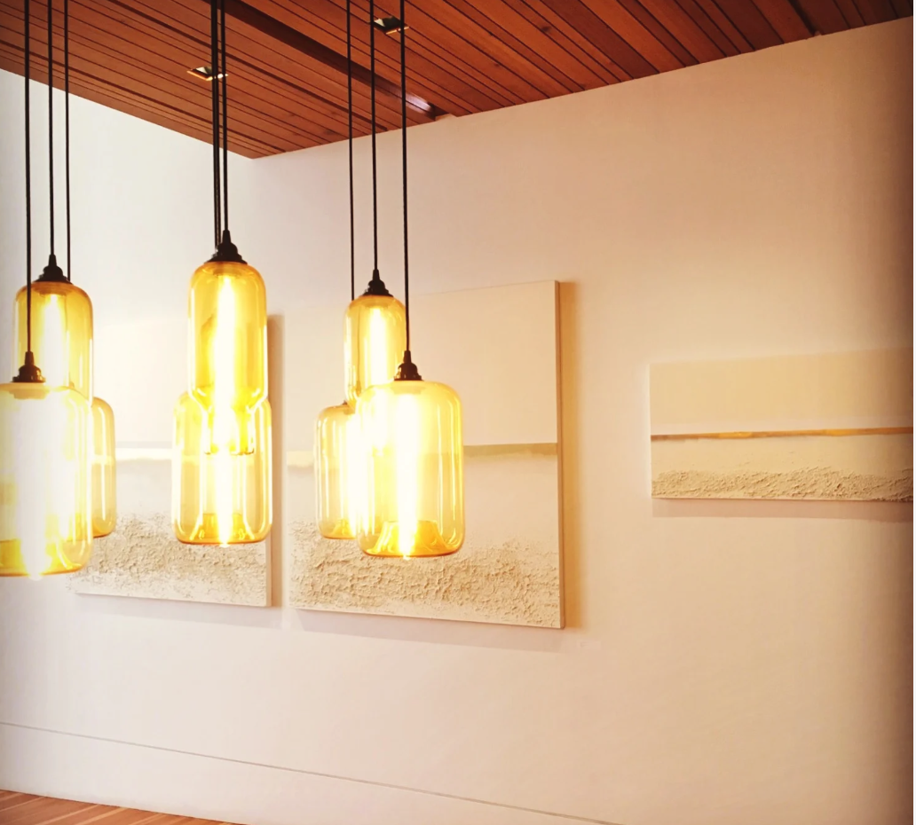 FP3 Lobby. [FortPoint.Boston]. Sustainable Gold Horizon Collection. Rotating.