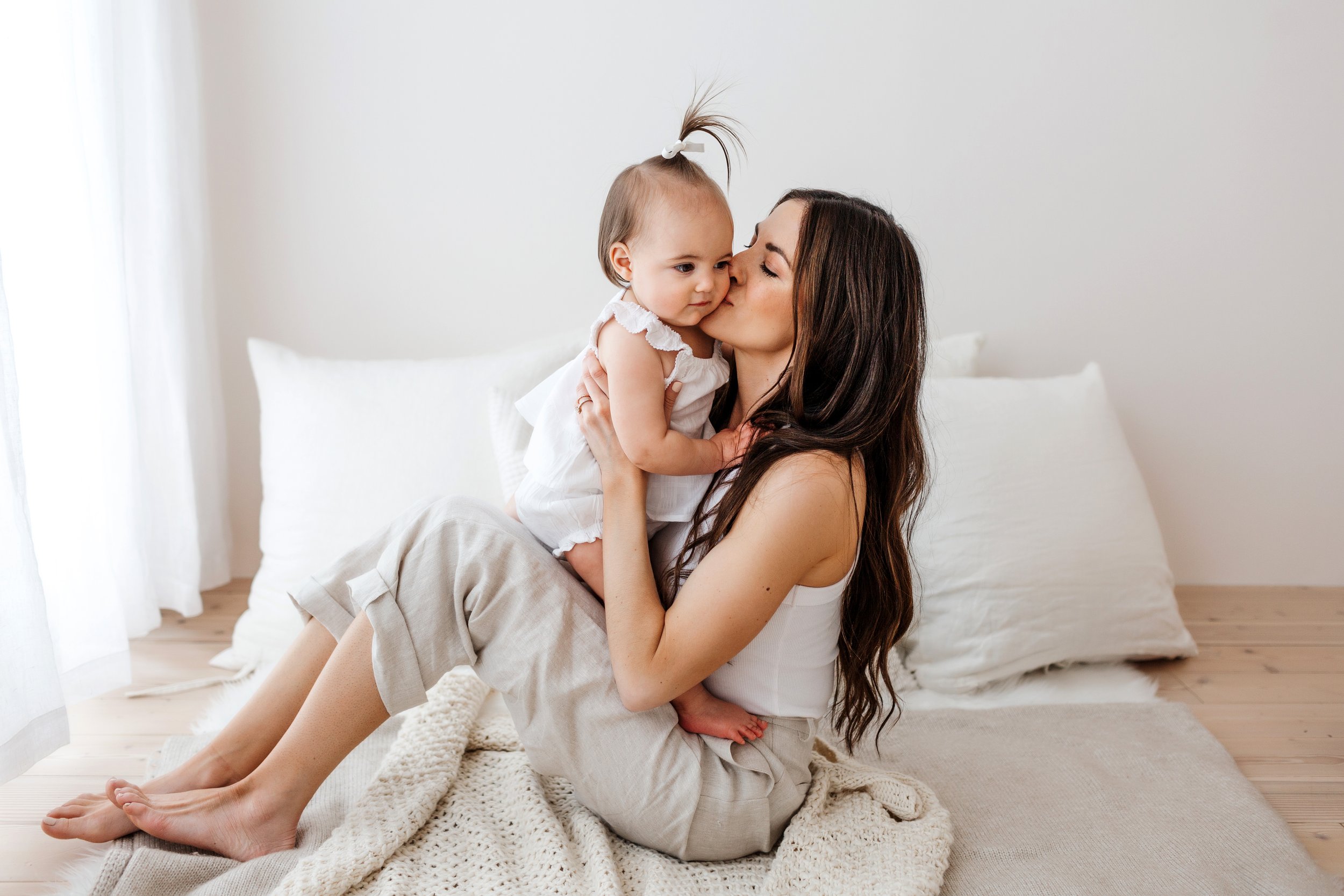 DENVER FIRST BIRTHDAY PHOTOGRAPHER, DENVER CAKE SMASH PHOTOGRAPHER, DENVER STUDIO FIRST BIRTHDAY PHOTOGRAPHER