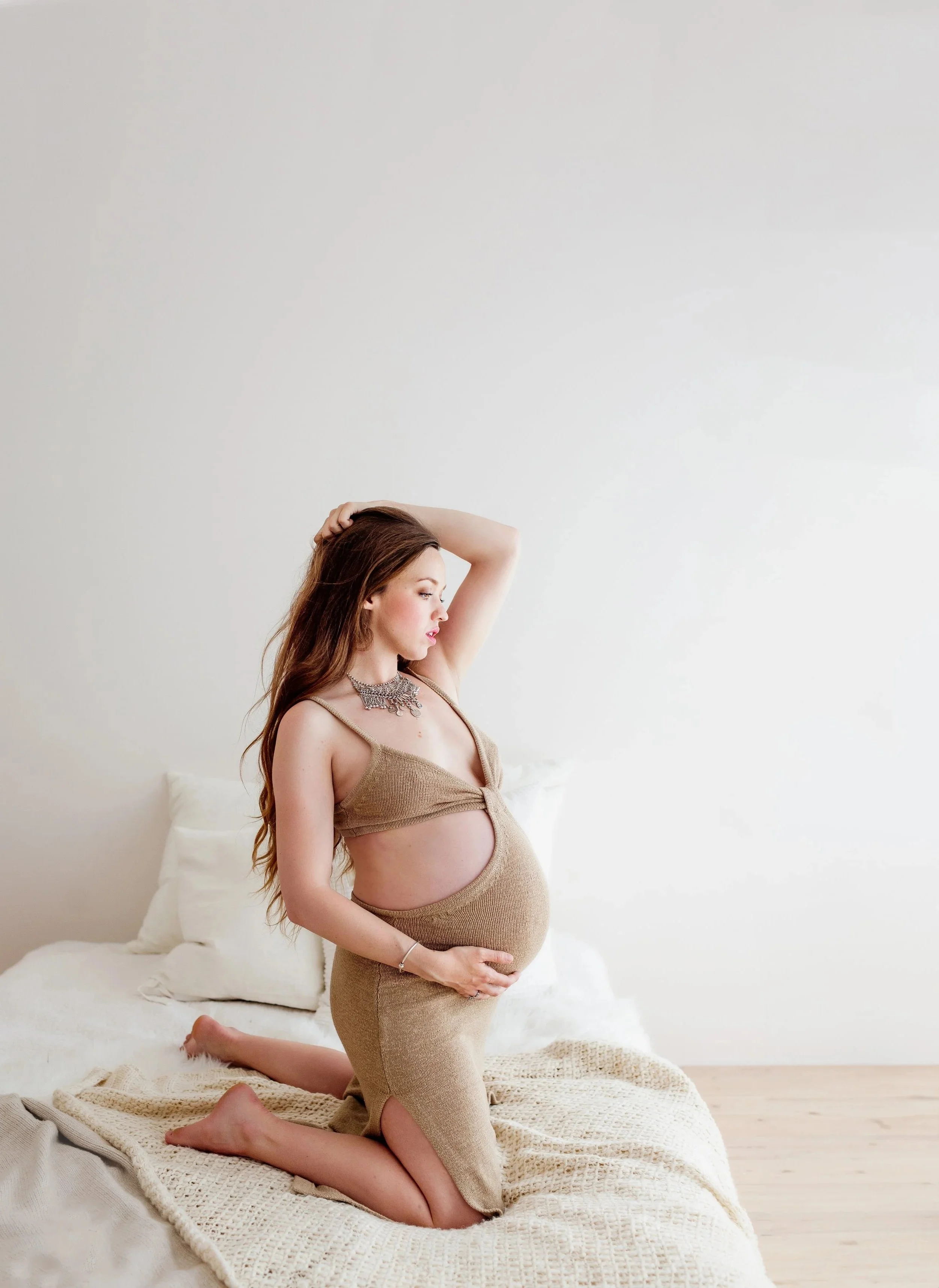 when to take maternity photos in Denver, when to schedule Denver maternity photos, what to wear for your Denver maternity session