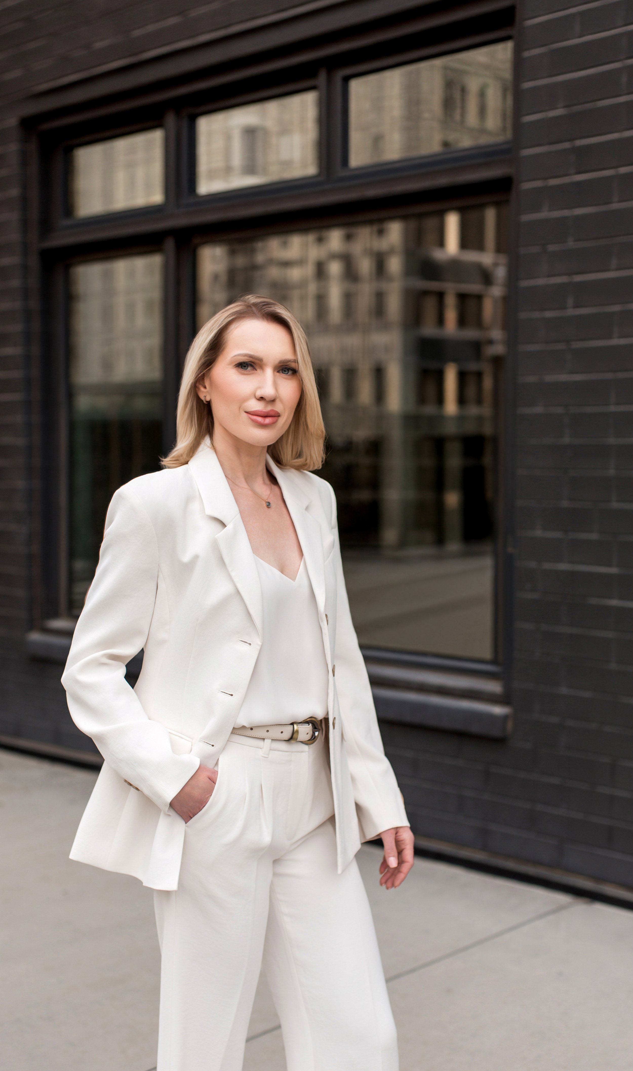 Denver Realtor Headshots In Cherry Creek, Denver Real Estate Headshots, Headshot photographer for Real Estate portraits, Dating headshots in the city Denver