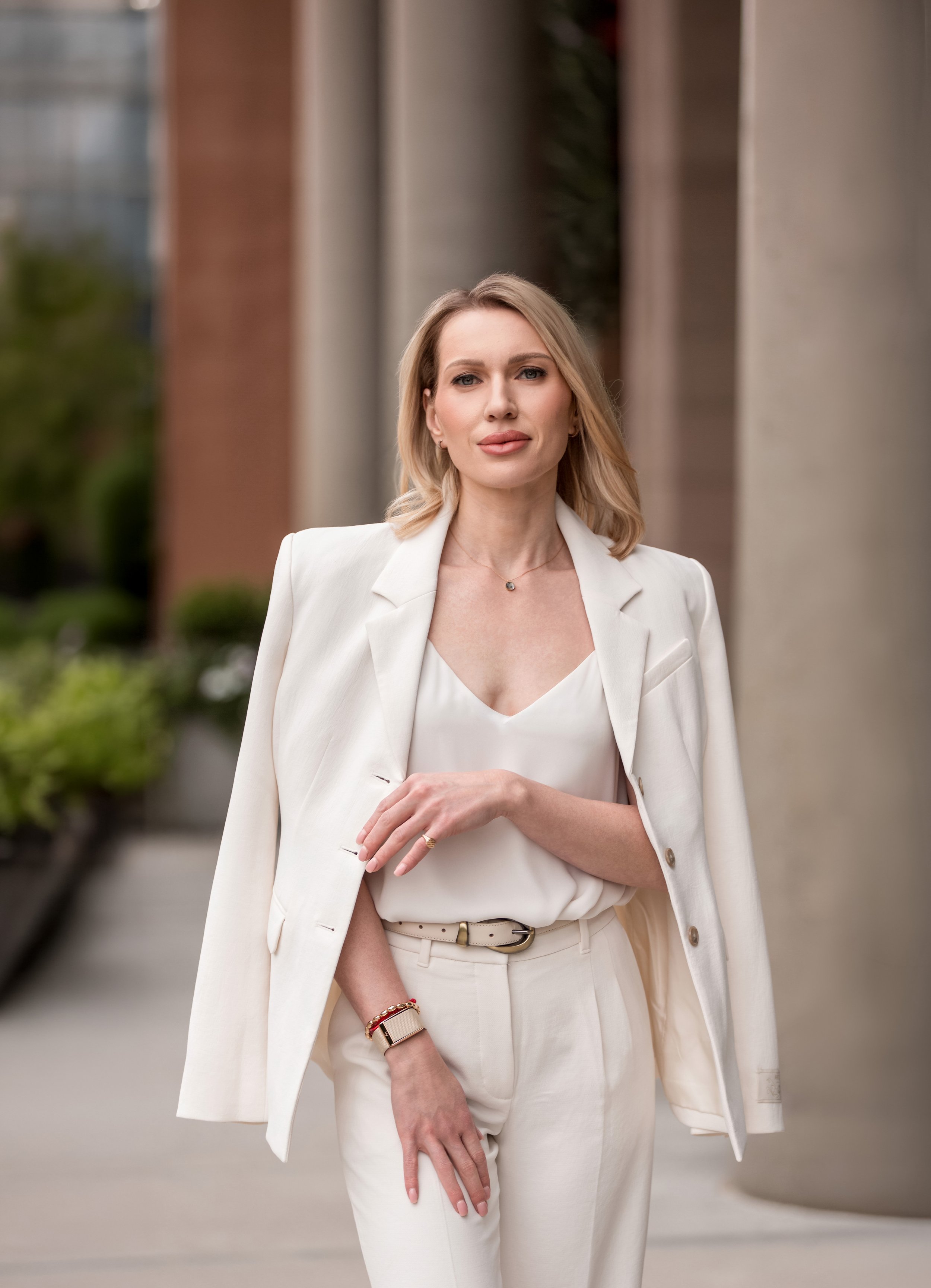 Denver Realtor Headshots In Cherry Creek, Denver Real Estate Headshots, Headshot photographer for Real Estate portraits, Dating headshots in the city Denver