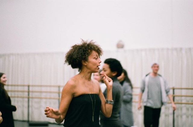 &bull; Juilliard 2019 Birdland &bull;
A look back on photos during the New Dances performance week..💥❤️💪🏾 #muchlove #sbb #juilliardschool #lookwhoscomingtodinner #welcometobirdland #stefaniebattenbland #choreography #newdances #seniorclass #sbbird