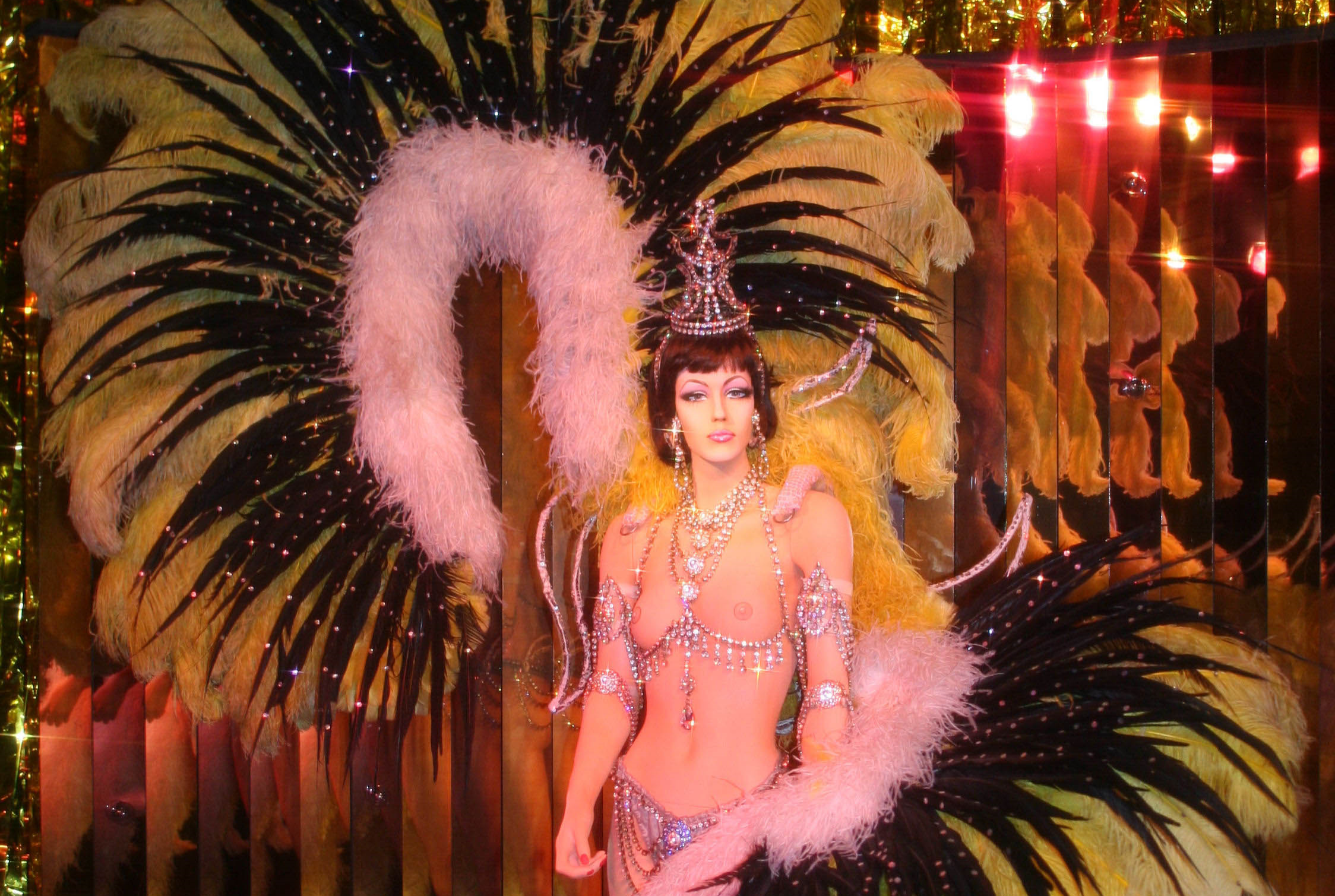 Las vegas showgirl museum under attack! 