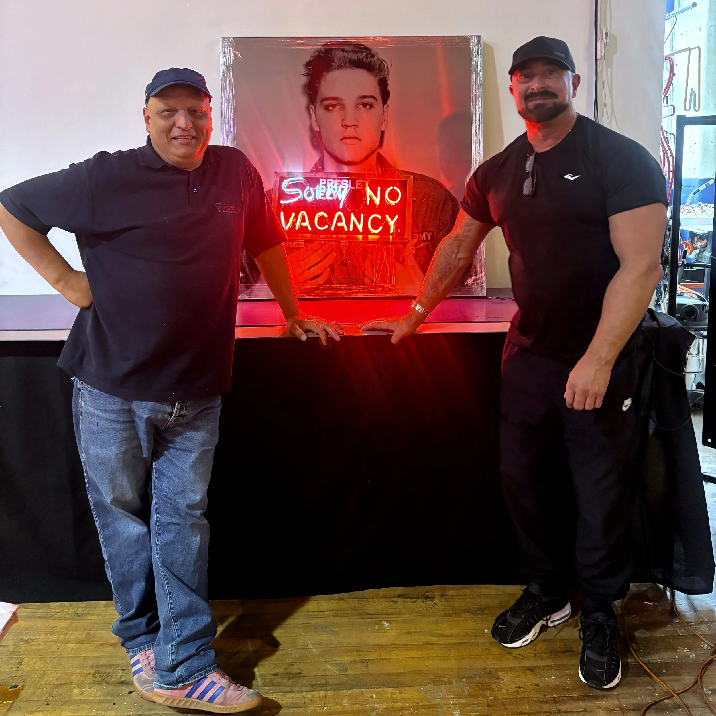 Shipping Neon Art to the USA – Safely, Correctly &amp; Tariff-Free