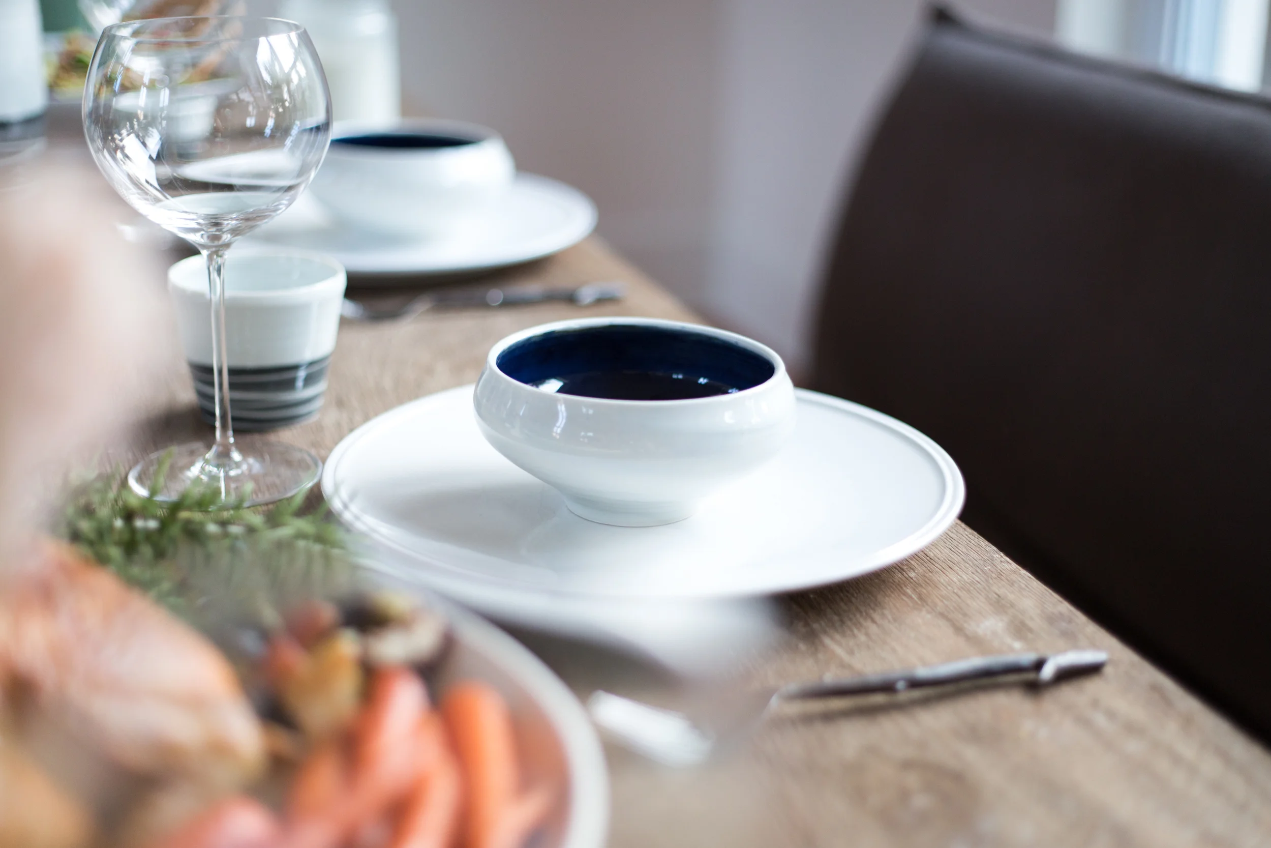 EARLY bowl in porcelain and indigo blue