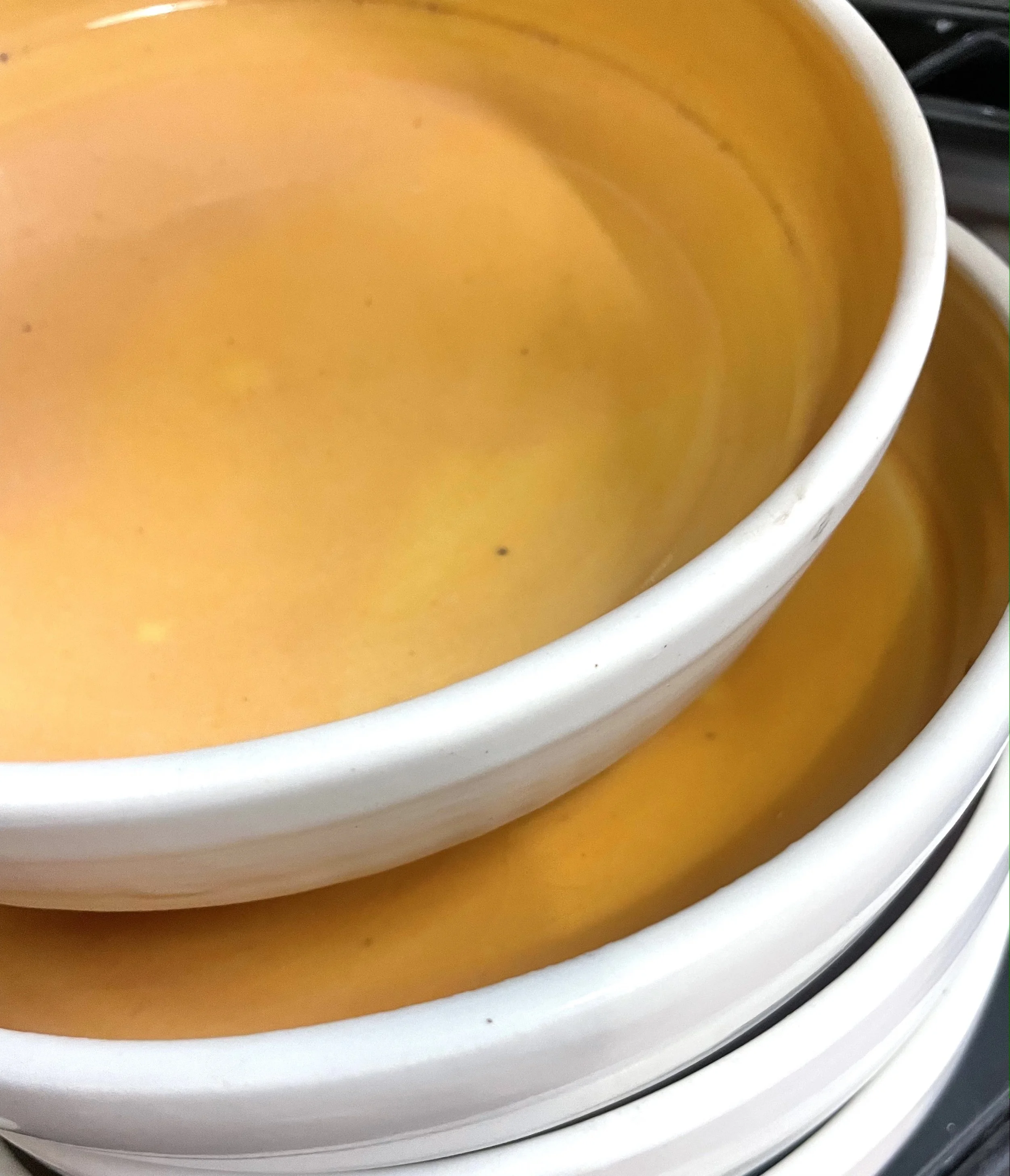 Butterscotch_Bowl_closeup_ceramicscg.JPG
