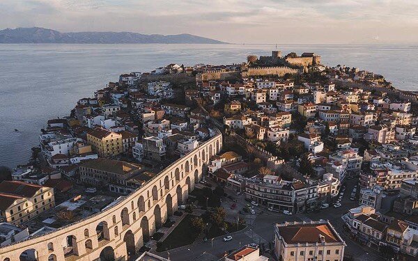 I have an exciting announcement: 3 months from today, I will fly to Kavala, Greece where I will attend an art residency for the month of May @eutopia_art_residency 
I was born in 1974, so this is a big year for me :) and I wanted to do something chal