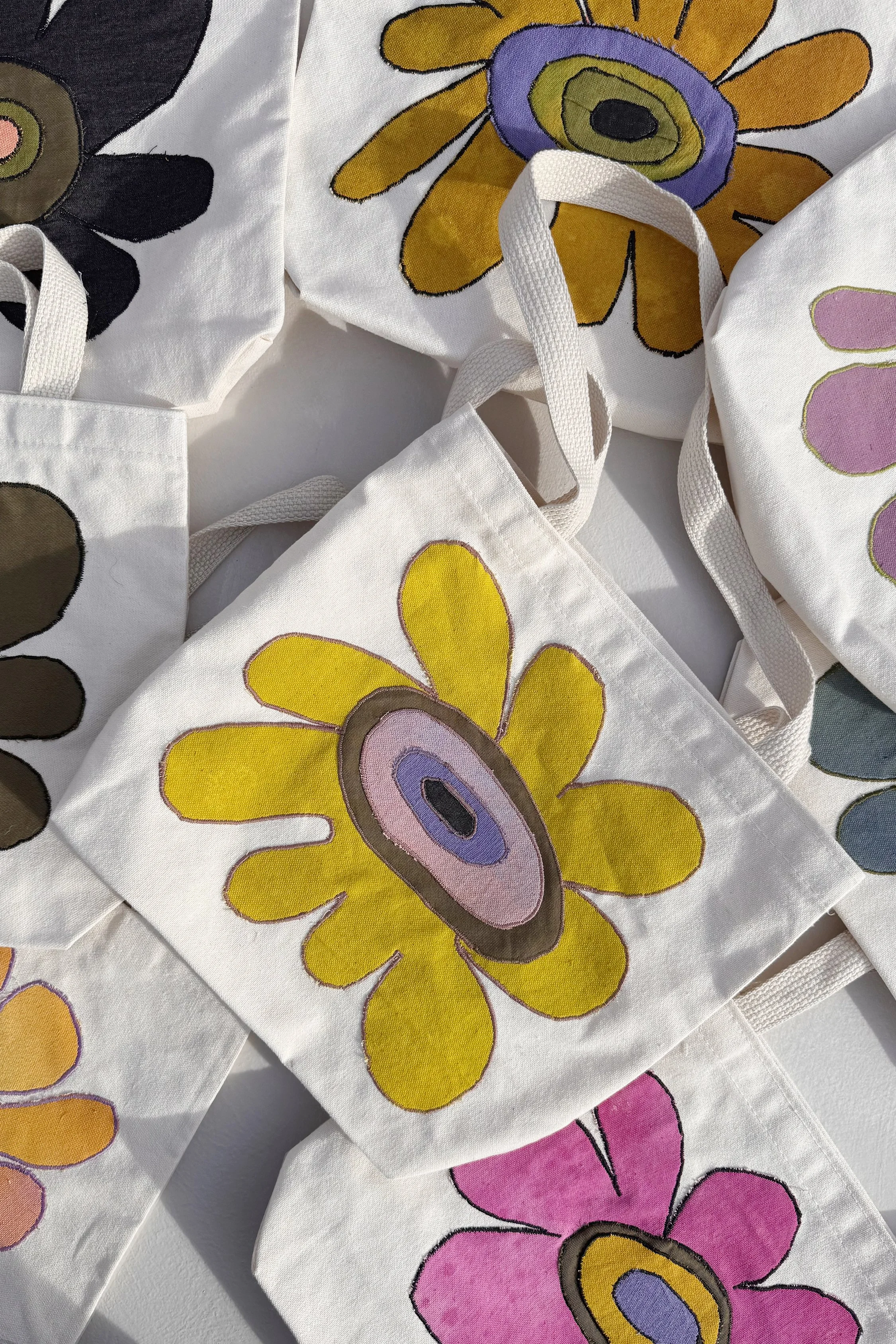 Light yellow flower tote 03.jpg