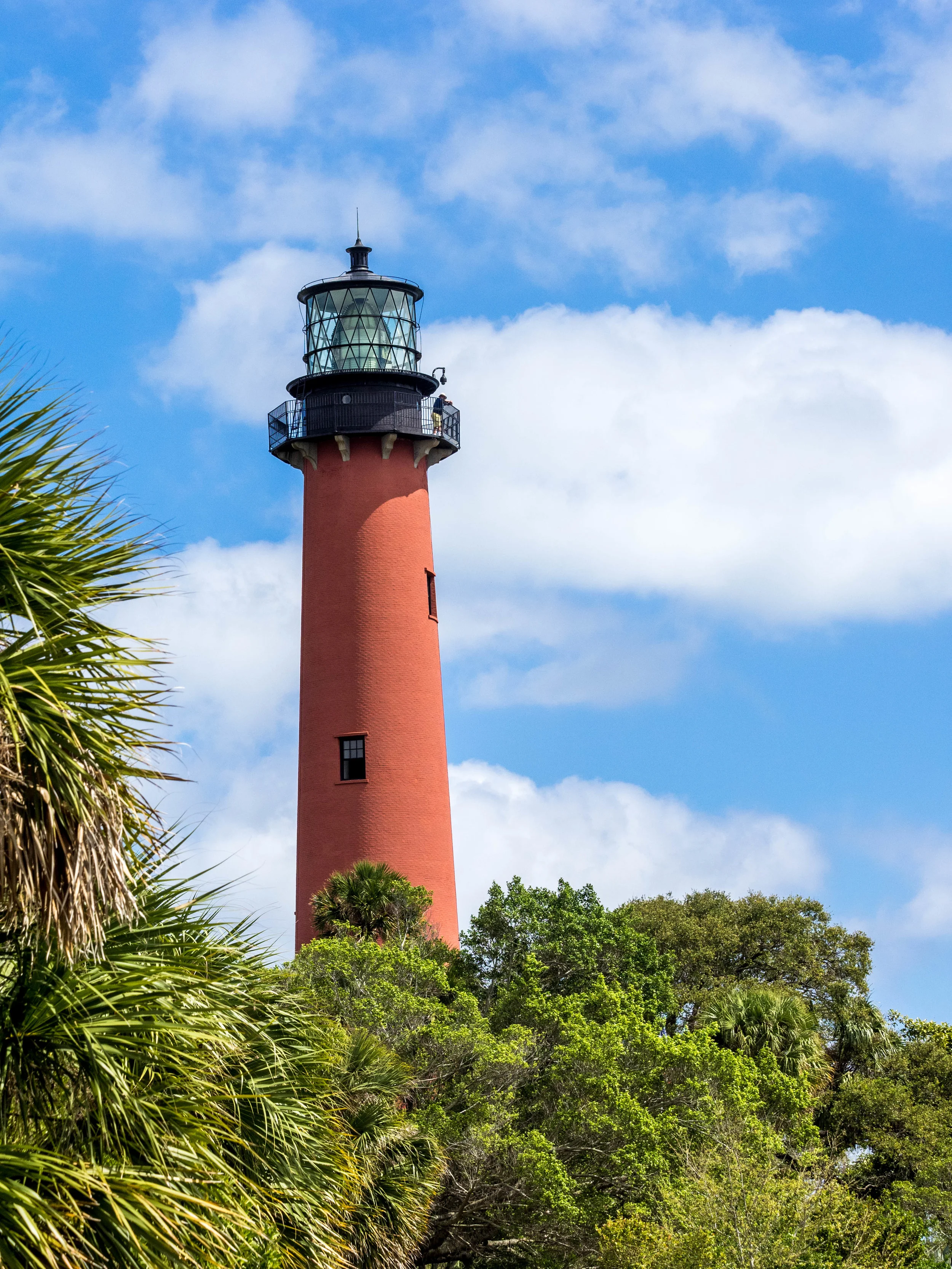 lightouse2.jpg
