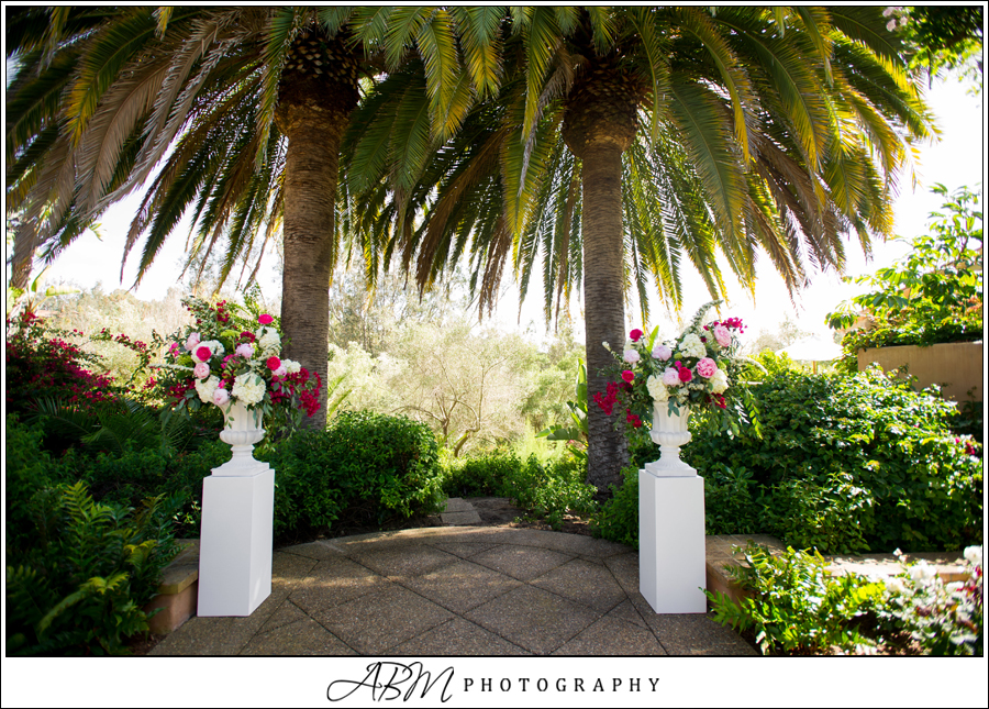 ceremony flowers_014.JPG