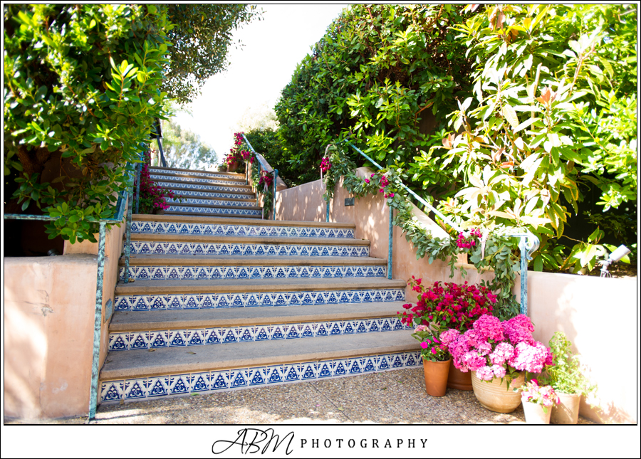 stairway flowers_031.JPG