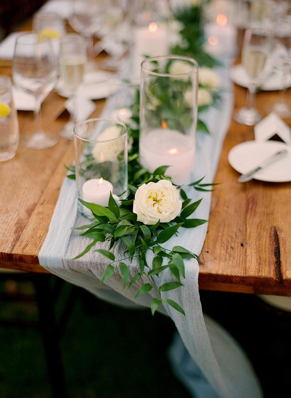 28 long table flowers.jpg