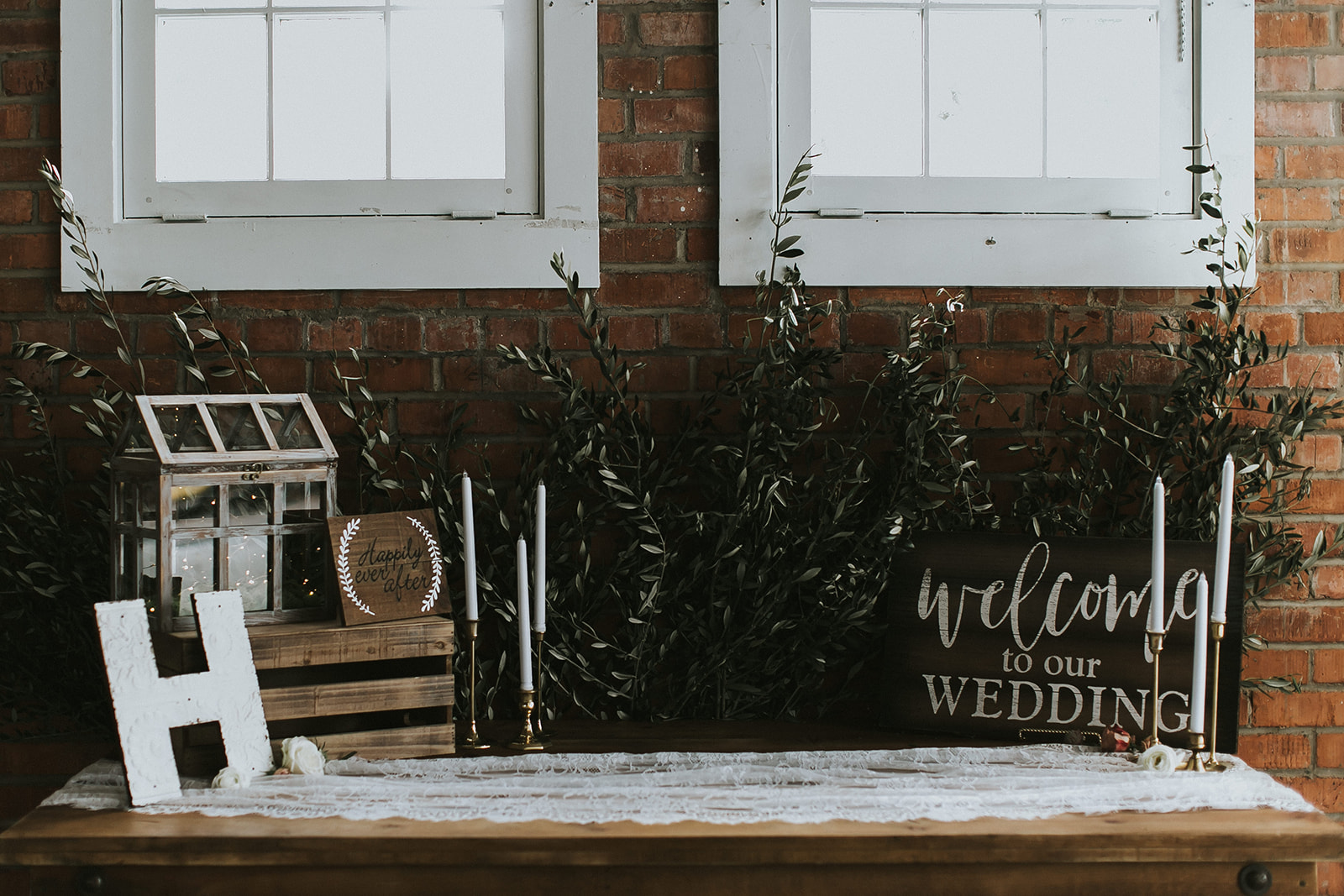 welcome table flowers.jpg