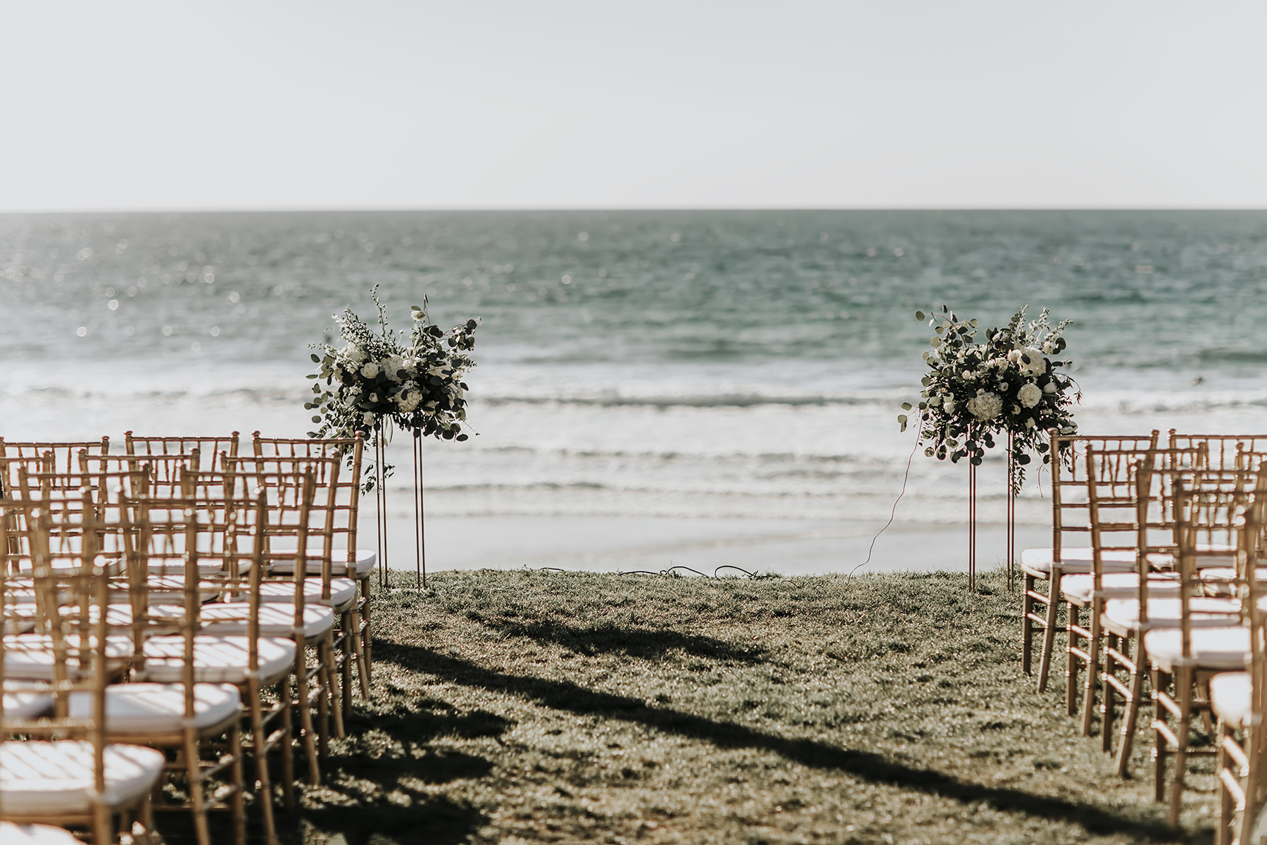25 beach wedding flowers.jpg