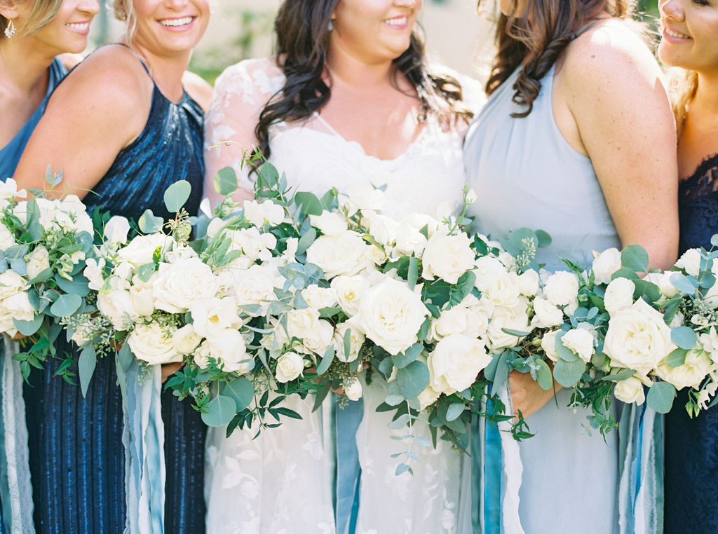 white garden rose bouquets.JPG