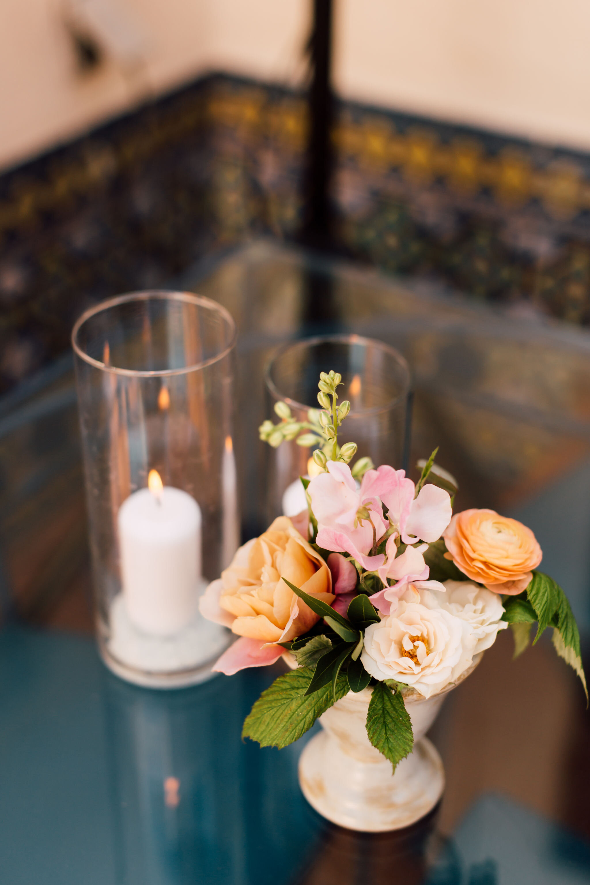 Cocktail Table Flowers (Copy)